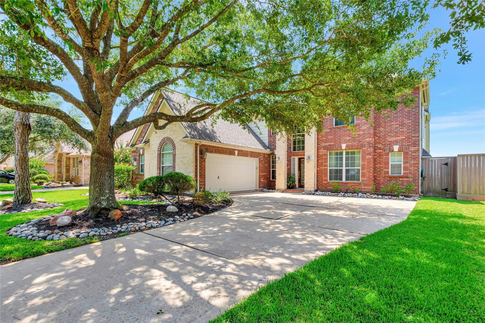 Hidden Brook Ln, League City, TX 77573