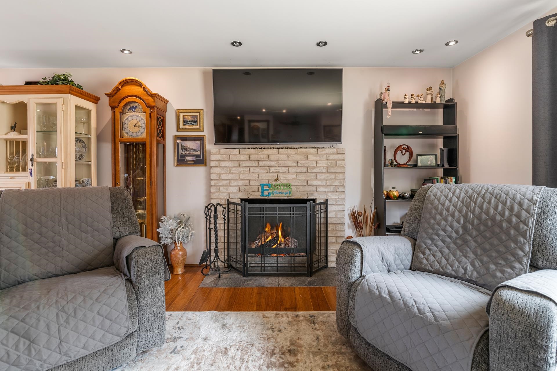 Derry, New Hampshire, 03038, United States, 3 Bedrooms Bedrooms, ,2 BathroomsBathrooms,Residential,For Sale,1935840