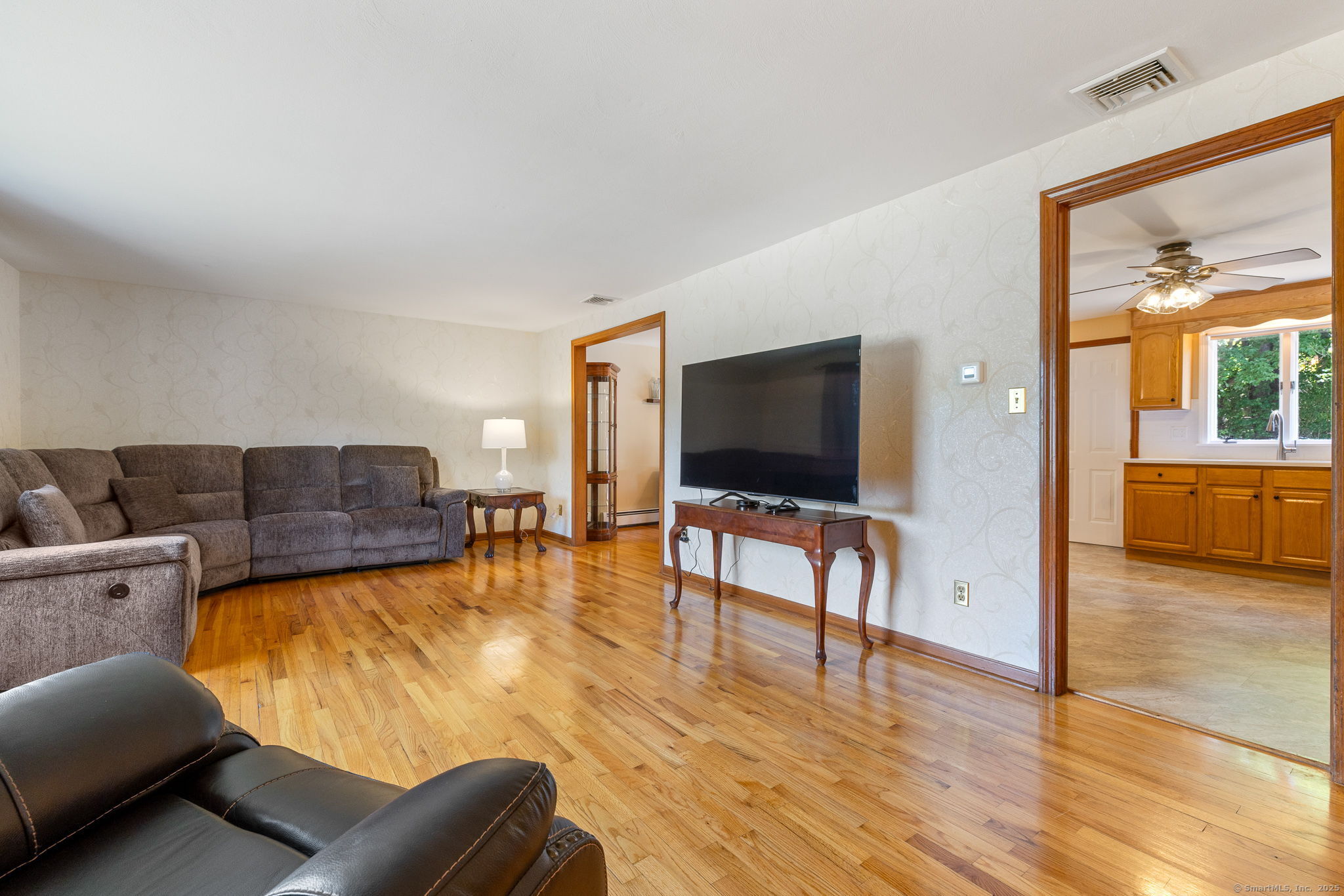 North Haven, Connecticut, 06473, United States, 5 Bedrooms Bedrooms, ,3 BathroomsBathrooms,Residential,For Sale,1956553