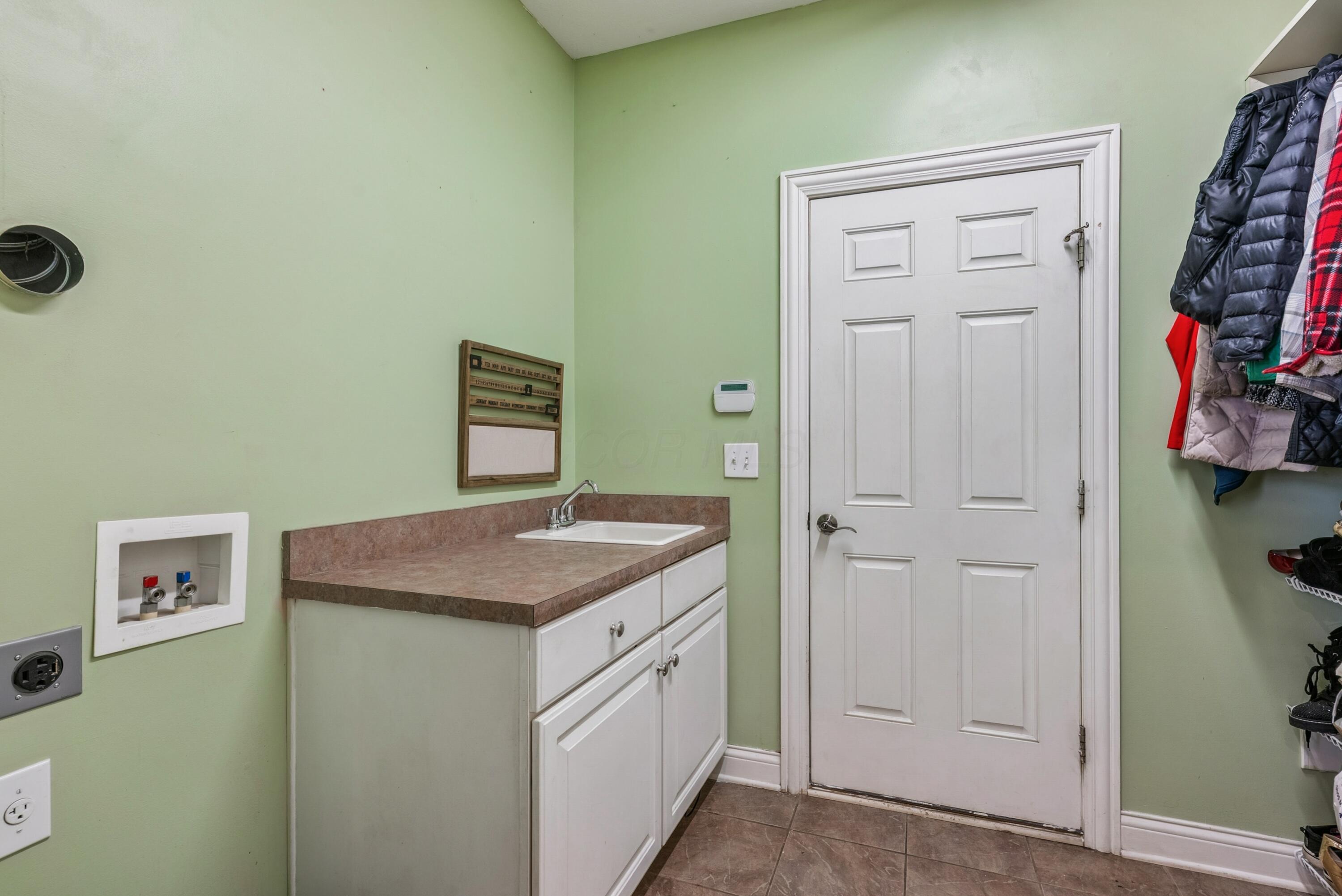 New Albany, Ohio, 43054, United States, 4 Bedrooms Bedrooms, ,5 BathroomsBathrooms,Residential,For Sale,1913750