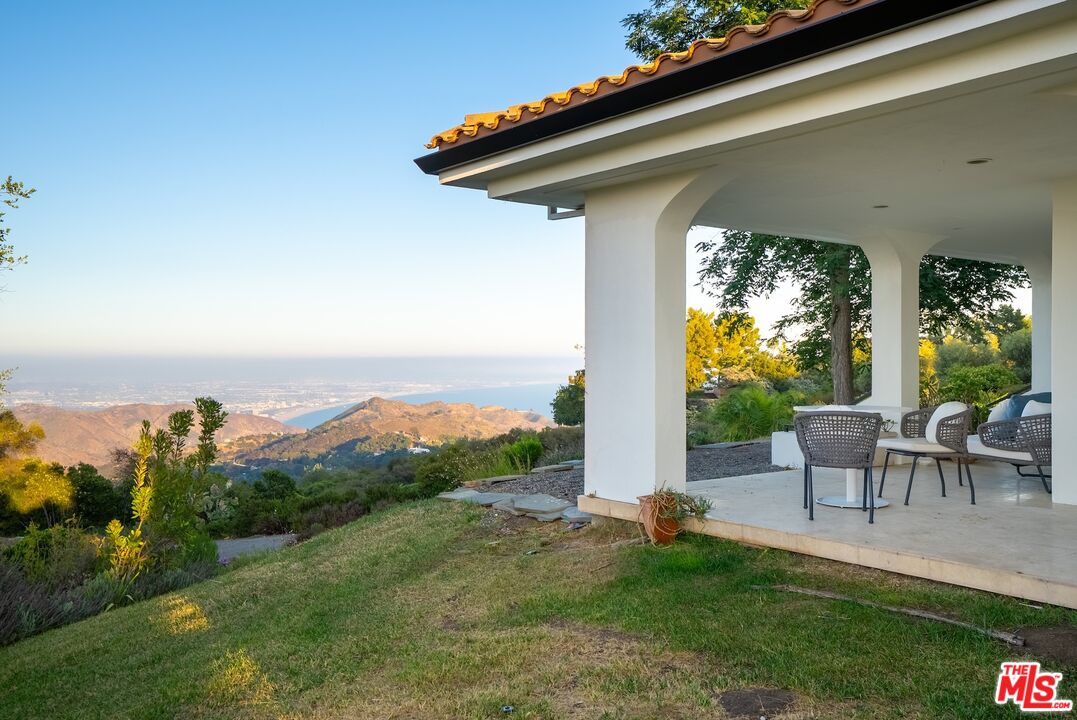 Topanga, California, 90290, United States, 4 Bedrooms Bedrooms, ,4 BathroomsBathrooms,Residential,For Sale,1902057