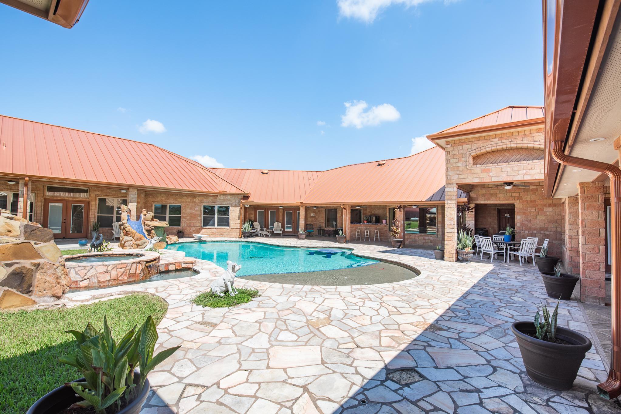 Kingsville, Texas, 78363, United States, 5 Bedrooms Bedrooms, ,6 BathroomsBathrooms,Residential,For Sale,1925551