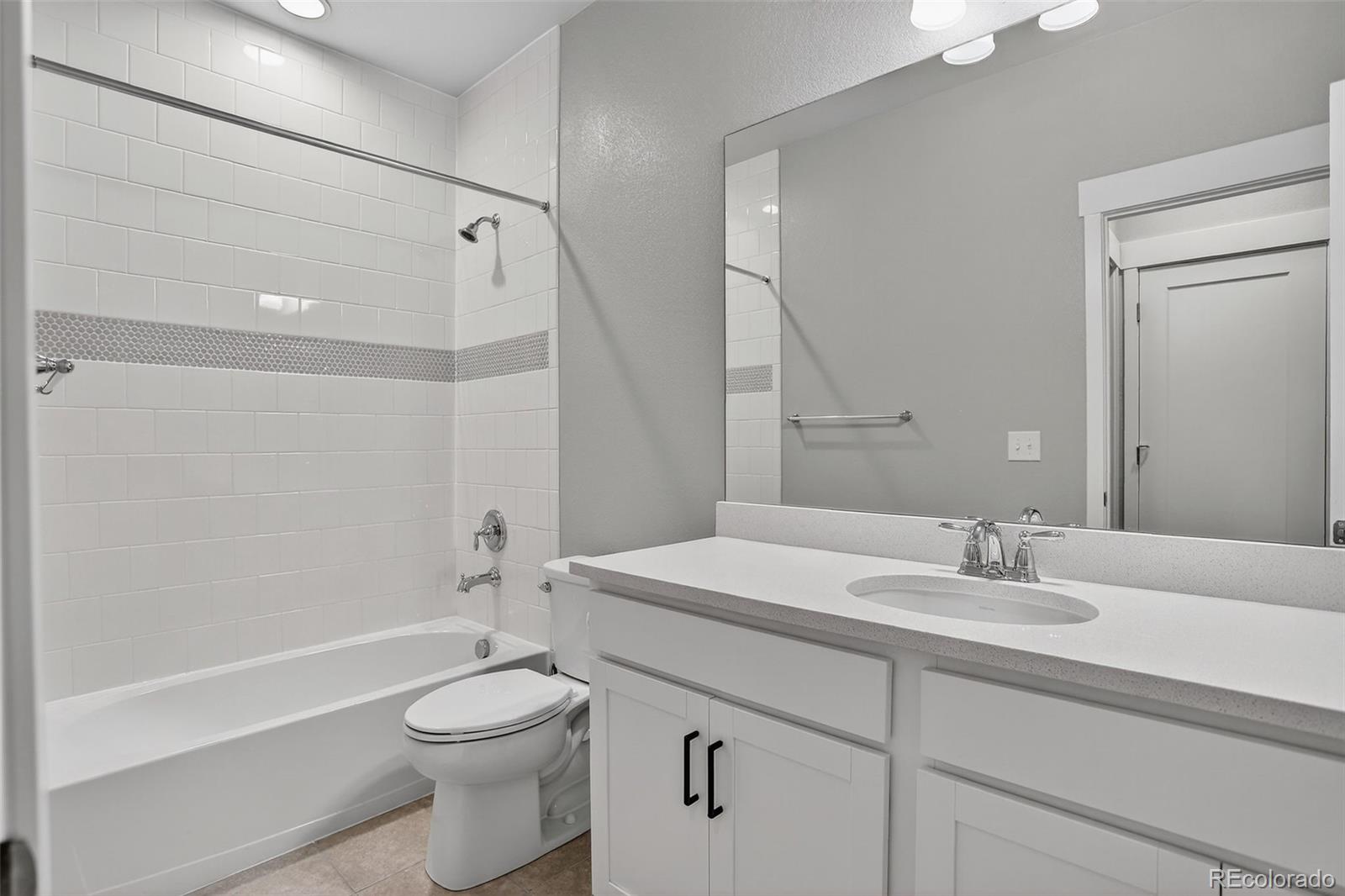 Aurora, Colorado, 80019, United States, 4 Bedrooms Bedrooms, ,3 BathroomsBathrooms,Residential,For Sale,1901325