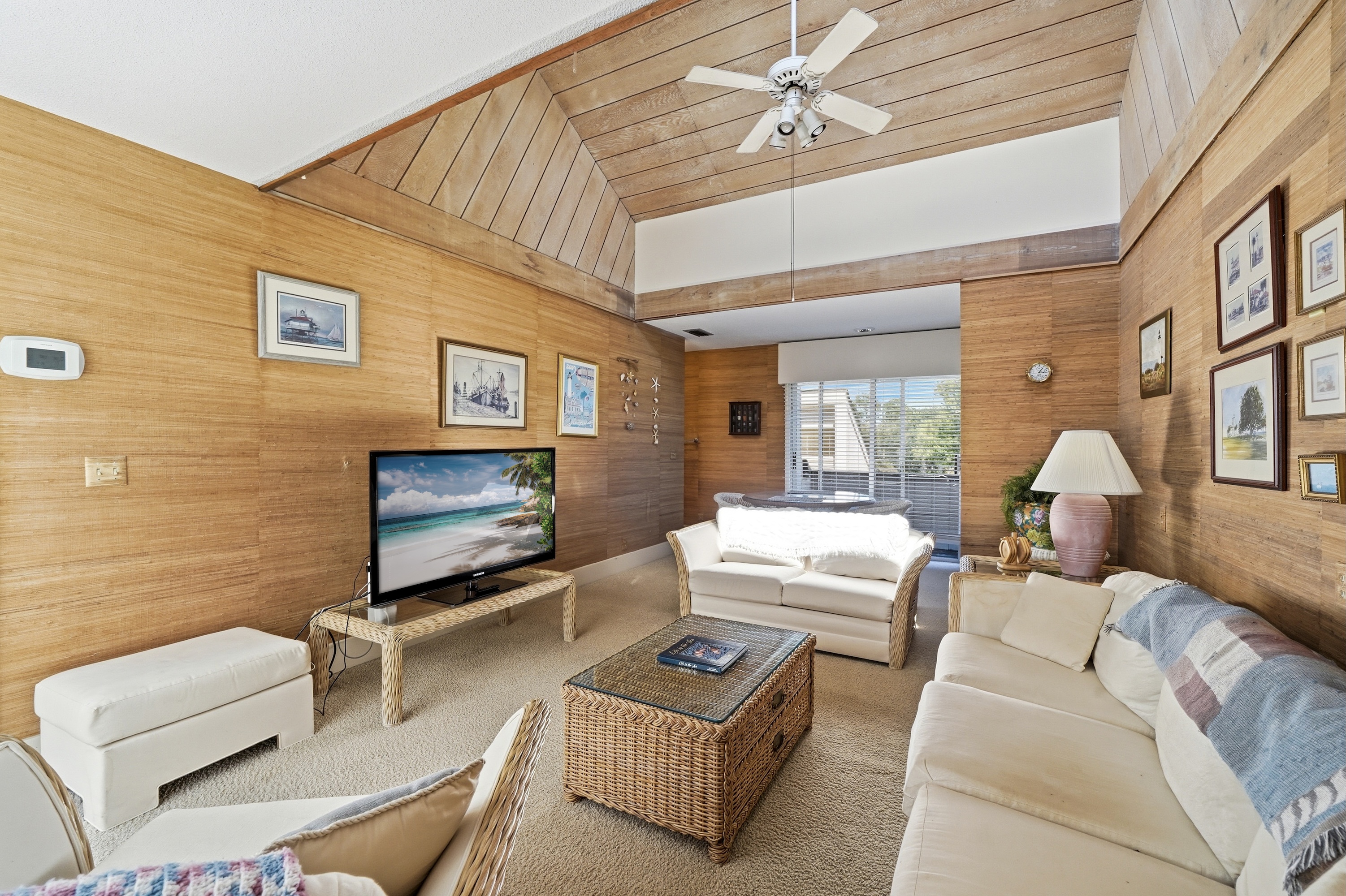  404 Fairway Villas - 物件實景