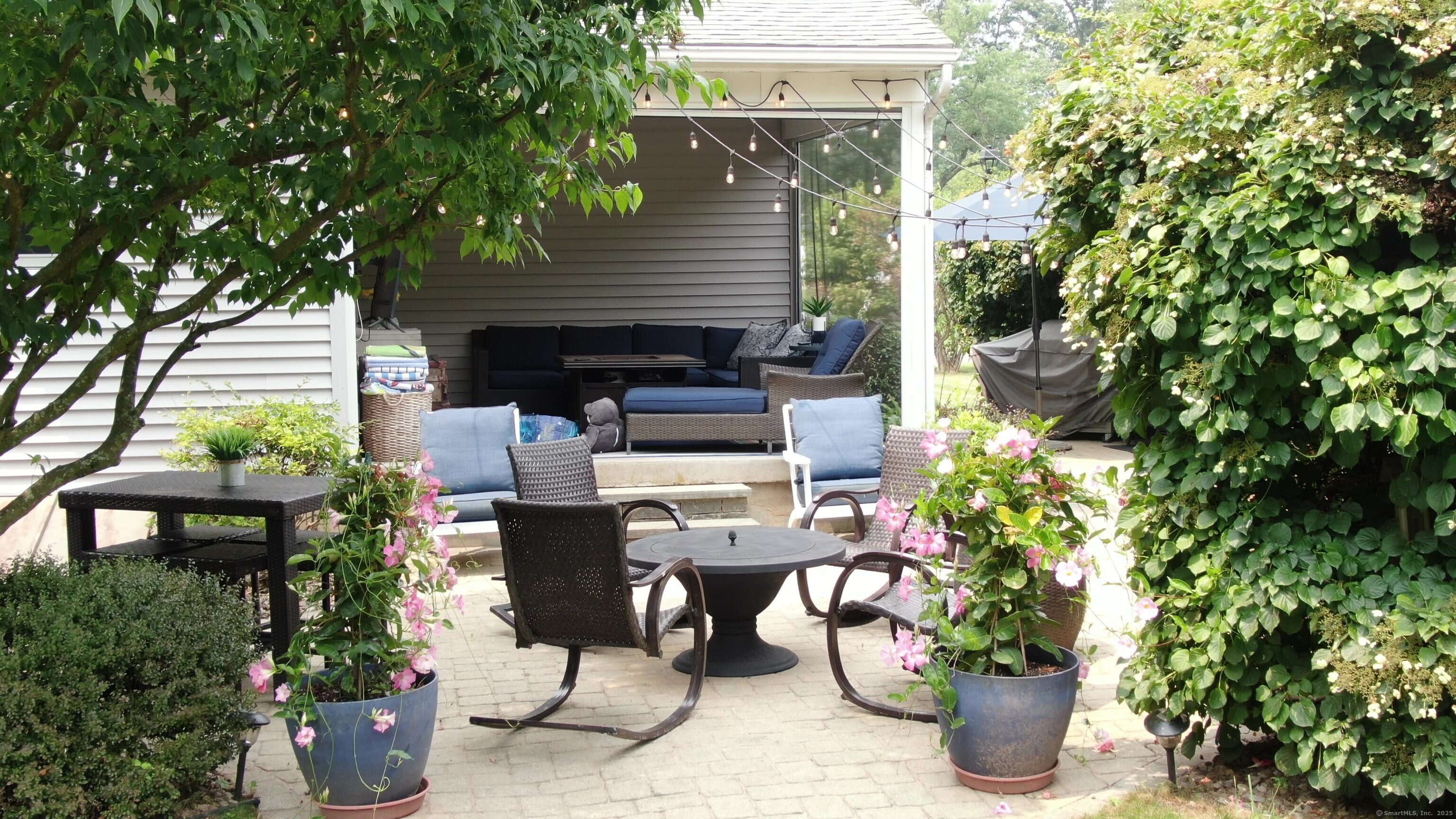 South Windsor, Connecticut, 06074, United States, 5 Bedrooms Bedrooms, ,3 BathroomsBathrooms,Residential,For Sale,1932148
