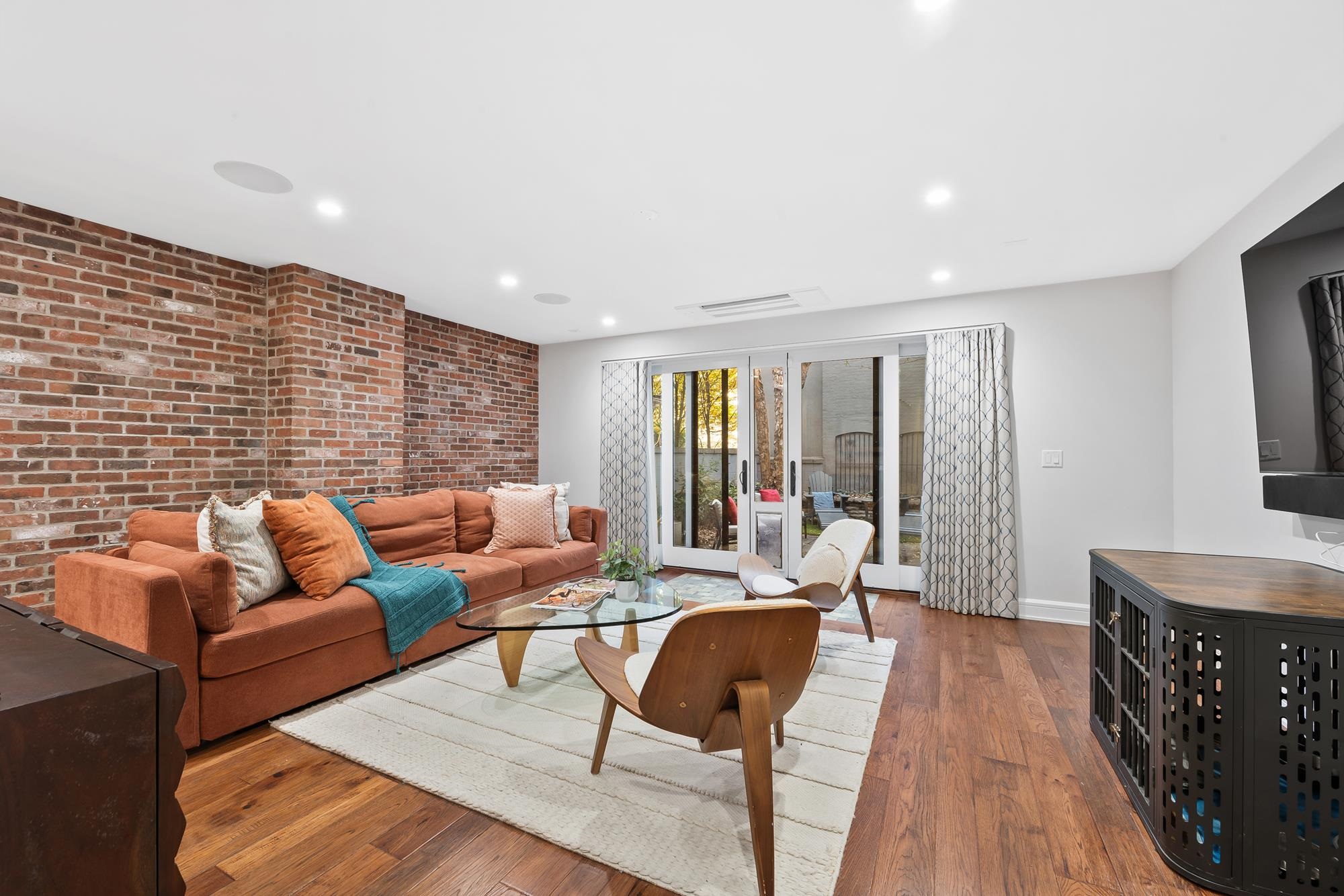 Hoboken, New Jersey, 07030, United States, 5 Bedrooms Bedrooms, ,3 BathroomsBathrooms,Residential,For Sale,2003289