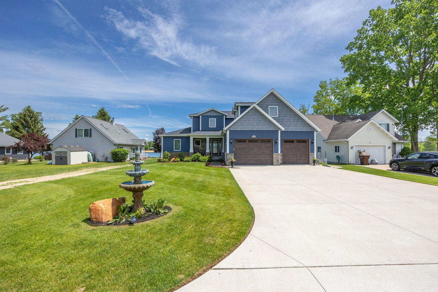 Canadian Lakes, Michigan, 49346, United States, 7 Bedrooms Bedrooms, ,5 BathroomsBathrooms,Residential,For Sale,1765643