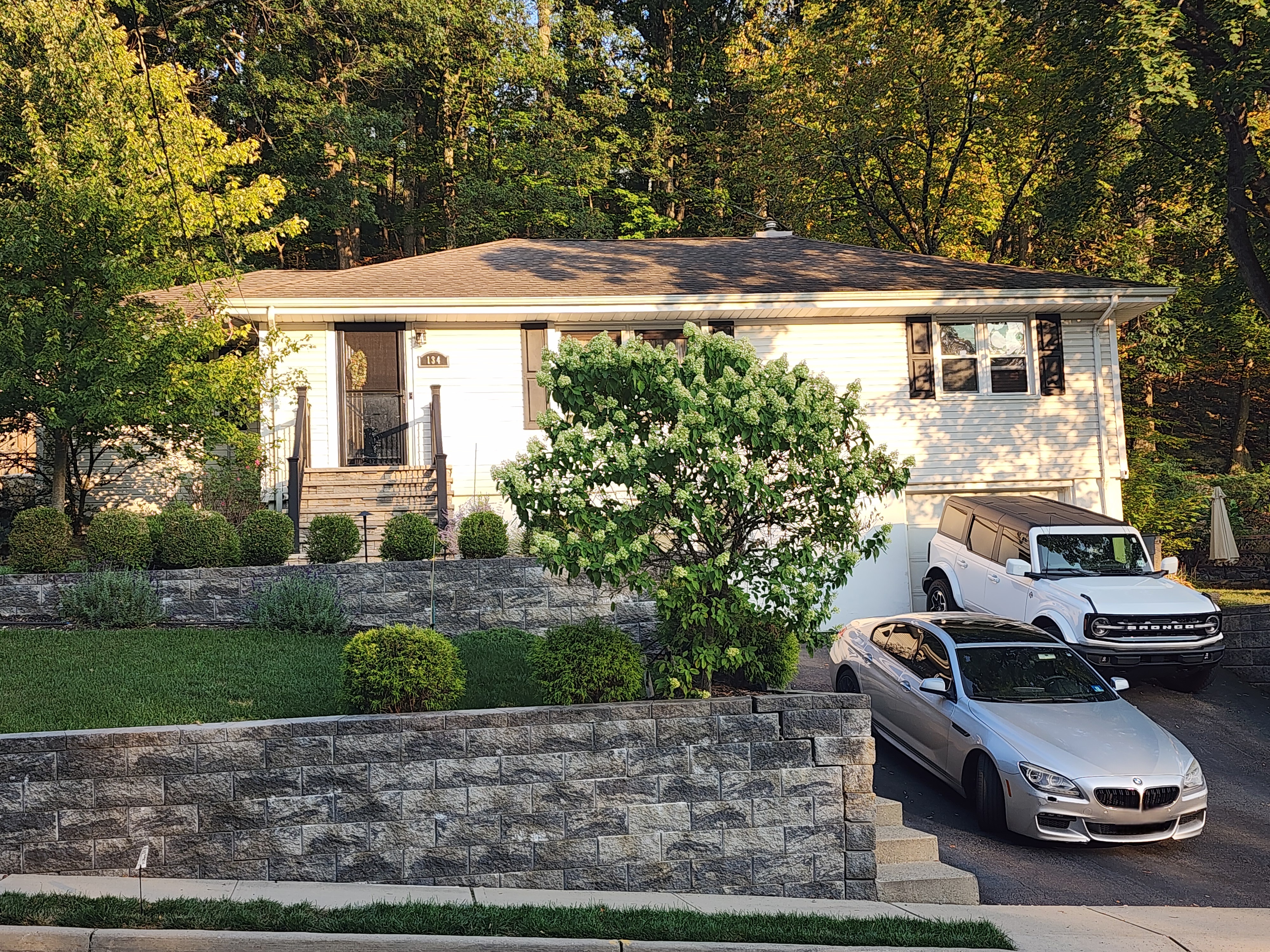 Bloomingdale, New Jersey, 07403, United States, 3 Bedrooms Bedrooms, ,2 BathroomsBathrooms,Residential,For Sale,1982593