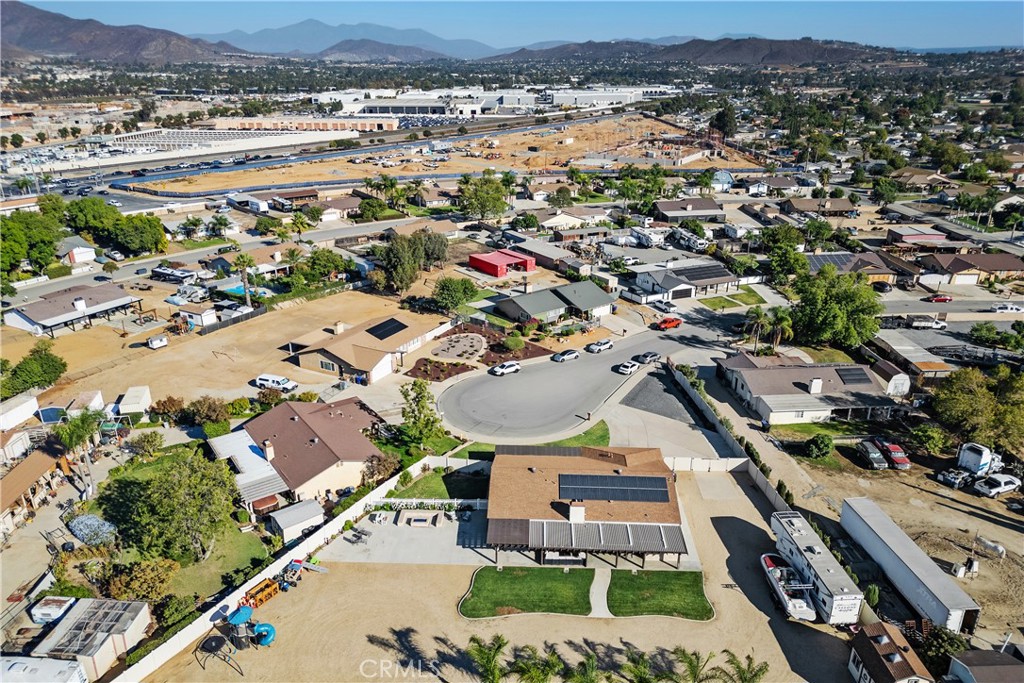 Jurupa Valley, California, 92509, United States, 4 Bedrooms Bedrooms, ,2 BathroomsBathrooms,Residential,For Sale,1987819