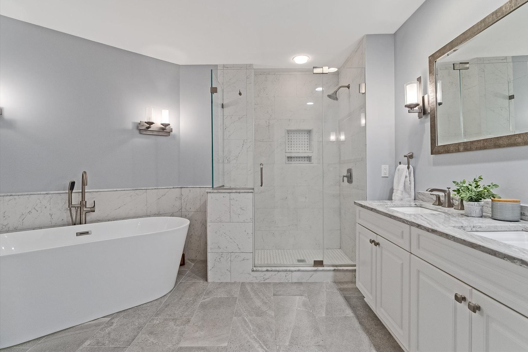  Luxury Townhome Offers Sophisticated Living and Privacy - 物件實景