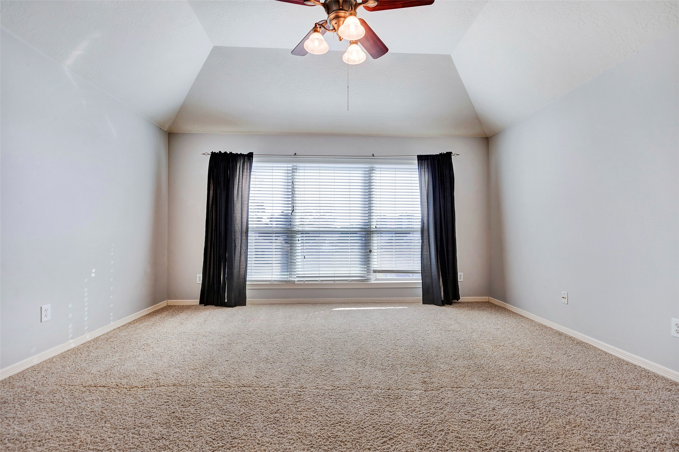 Tomball, Texas, 77377, United States, 4 Bedrooms Bedrooms, ,3 BathroomsBathrooms,Residential,For Sale,1989419