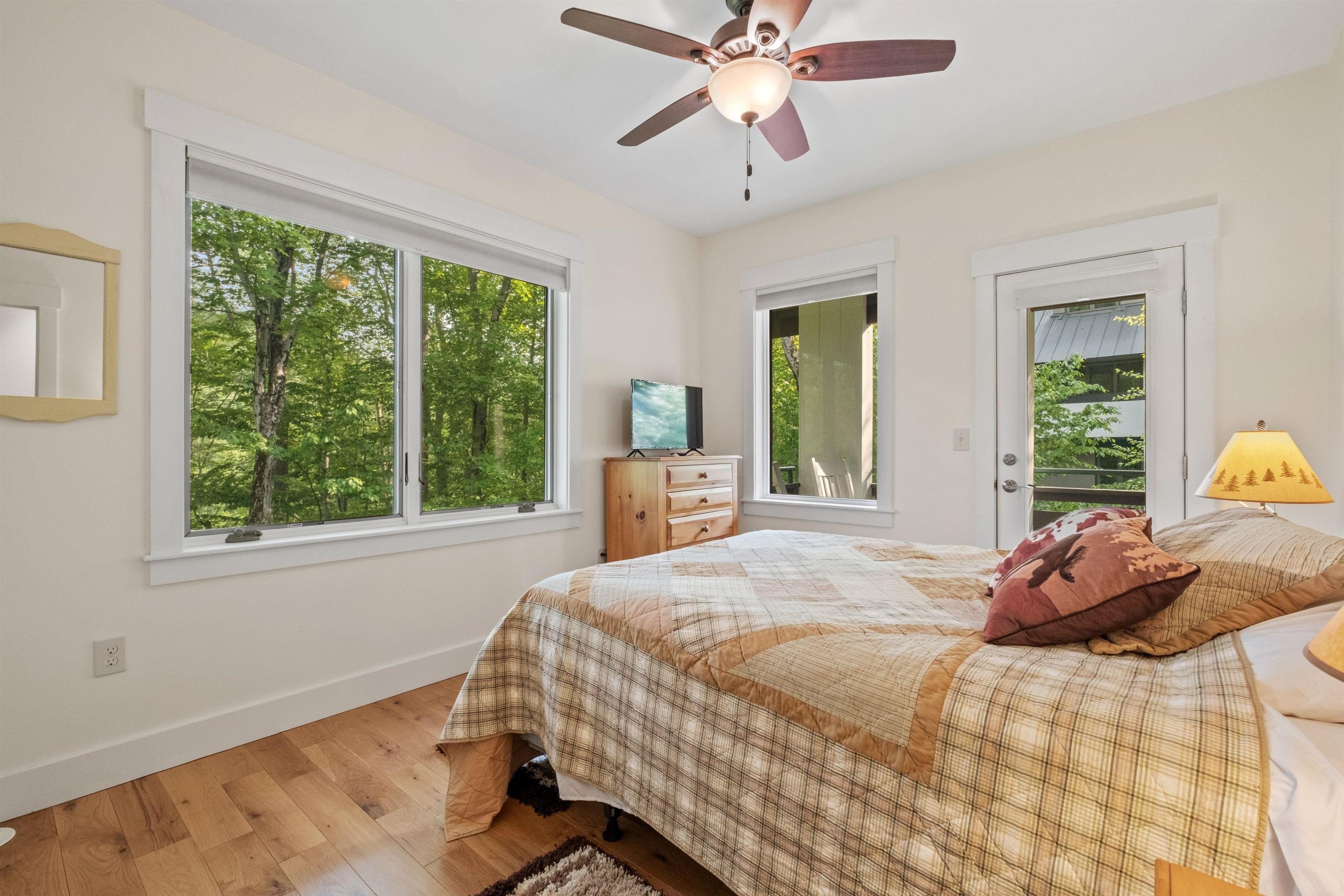 Lincoln, New Hampshire, 03251, United States, 5 Bedrooms Bedrooms, ,3 BathroomsBathrooms,Residential,For Sale,1981884