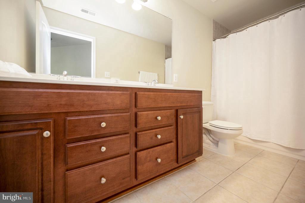 Stafford, Virginia, 22554, United States, 5 Bedrooms Bedrooms, ,5 BathroomsBathrooms,Residential,For Sale,2047982