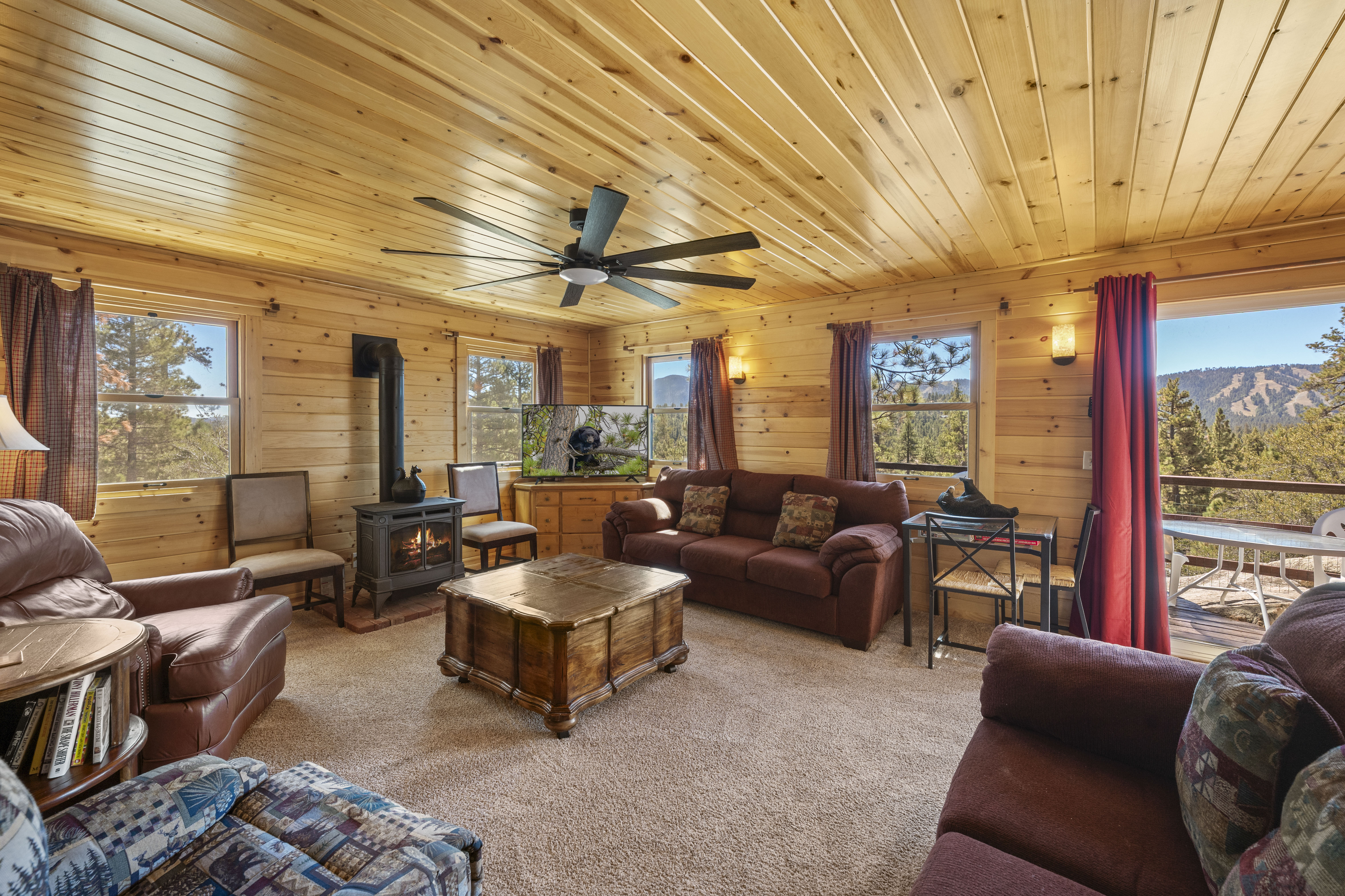  82 Lakeview Lane, Fawnskin, CA 92333 - 物件實景