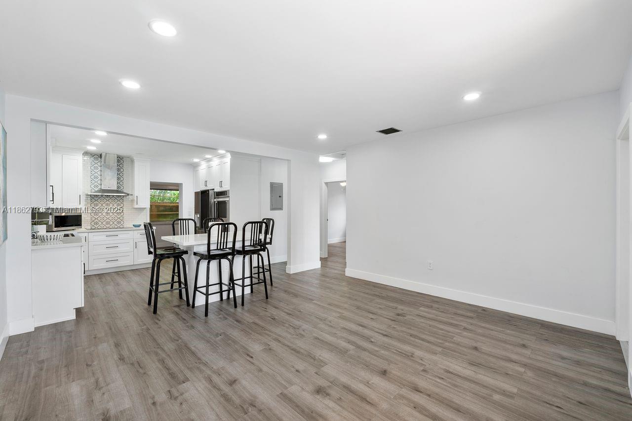 Miami, Florida, 33134, United States, 3 Bedrooms Bedrooms, ,1 BathroomBathrooms,Residential,For Sale,1938840