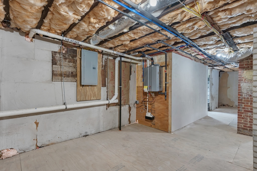 Dedham, Massachusetts, 02026, United States, 3 Bedrooms Bedrooms, ,2 BathroomsBathrooms,Residential,For Sale,2040275