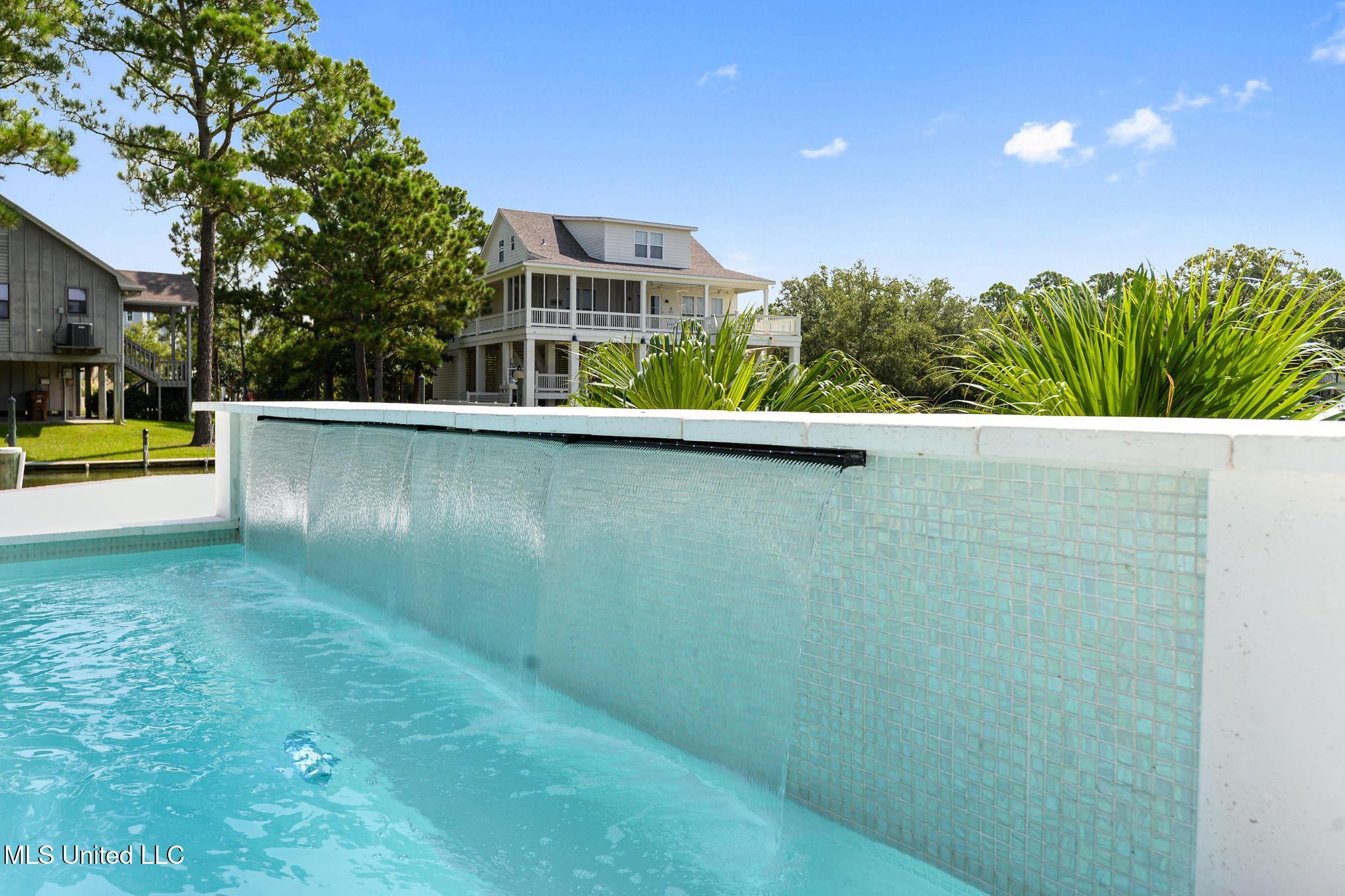 Pass Christian, Mississippi, 39571, United States, 5 Bedrooms Bedrooms, ,7 BathroomsBathrooms,Residential,For Sale,1989157