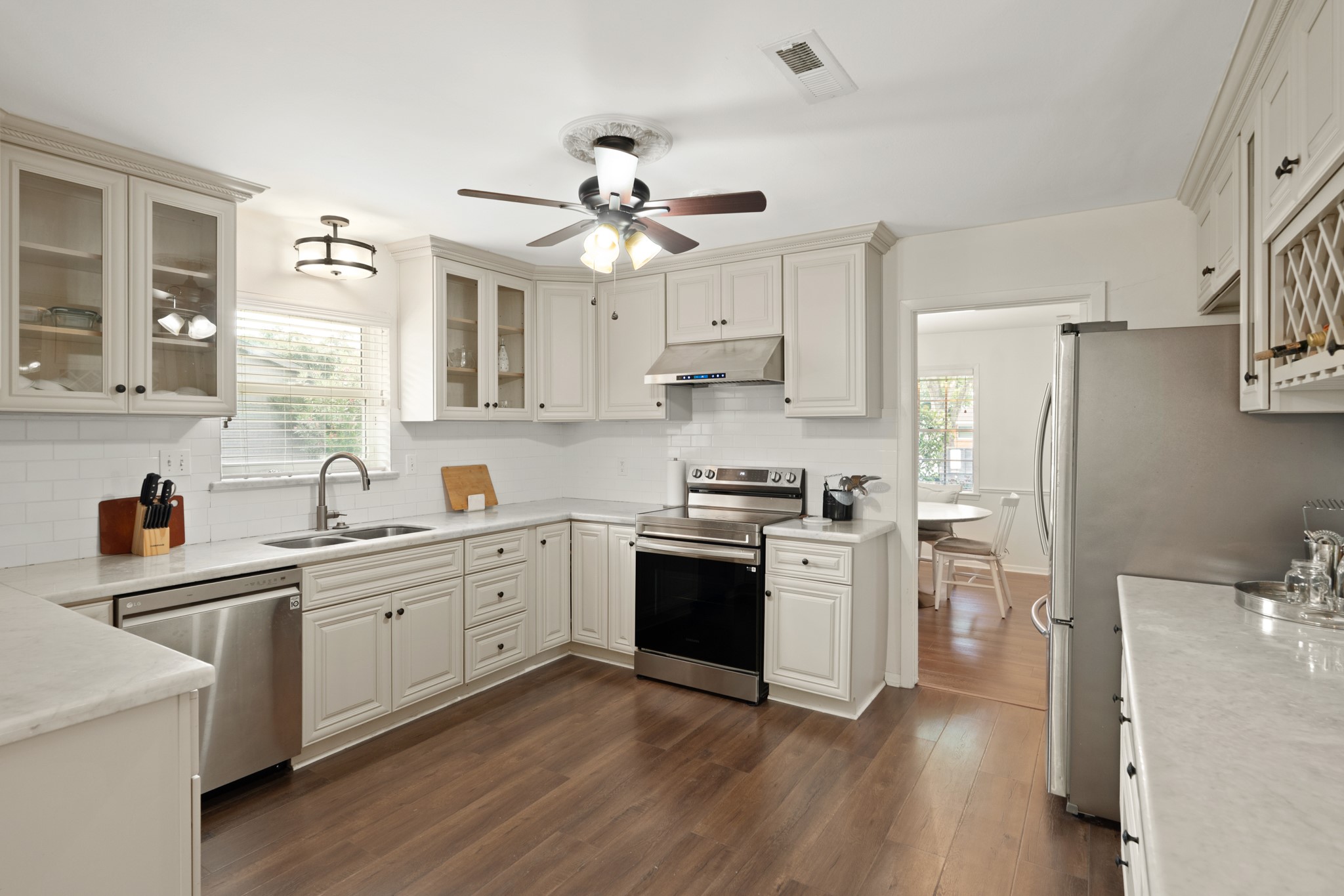 Houston, Texas, 77096, United States, 3 Bedrooms Bedrooms, ,2 BathroomsBathrooms,Residential,For Sale,1998285