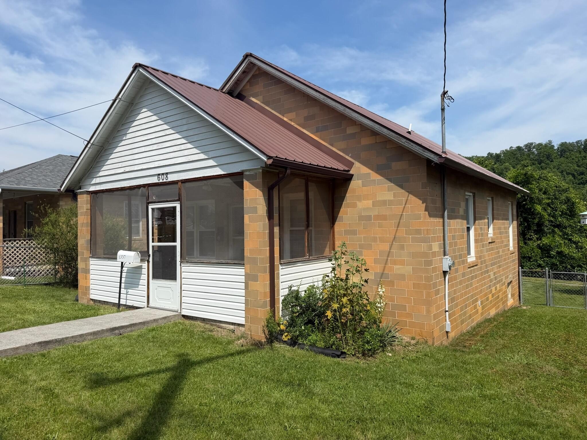 Main St, White Sulphur Springs, WV 24986