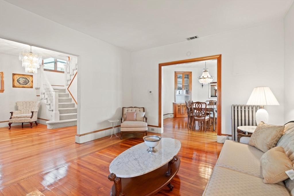 Medford, Massachusetts, 02155, United States, 4 Bedrooms Bedrooms, ,2 BathroomsBathrooms,Residential,For Sale,1935806