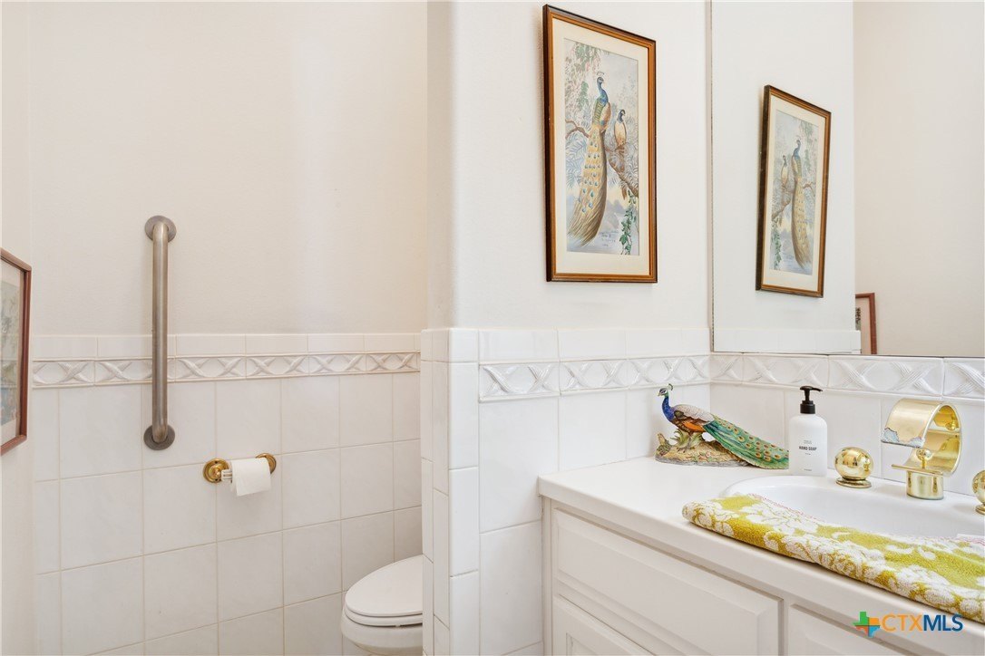 Salado, Texas, 76571, United States, 4 Bedrooms Bedrooms, ,7 BathroomsBathrooms,Residential,For Sale,1977249