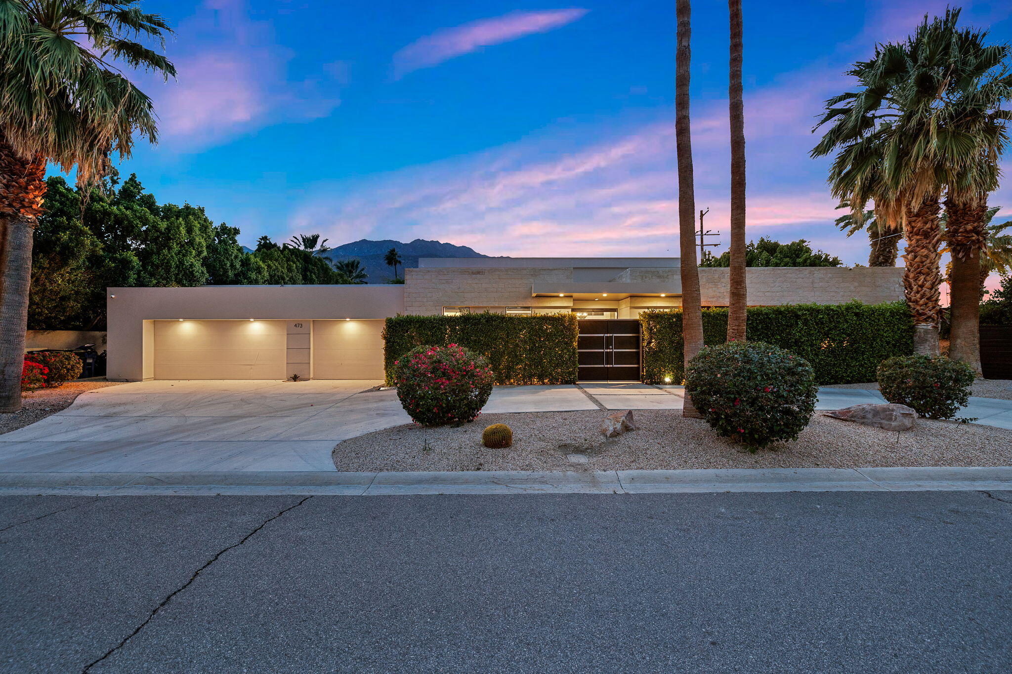 Palm Springs, California, 92262, United States, 5 Bedrooms Bedrooms, ,4 BathroomsBathrooms,Residential,For Sale,1805387