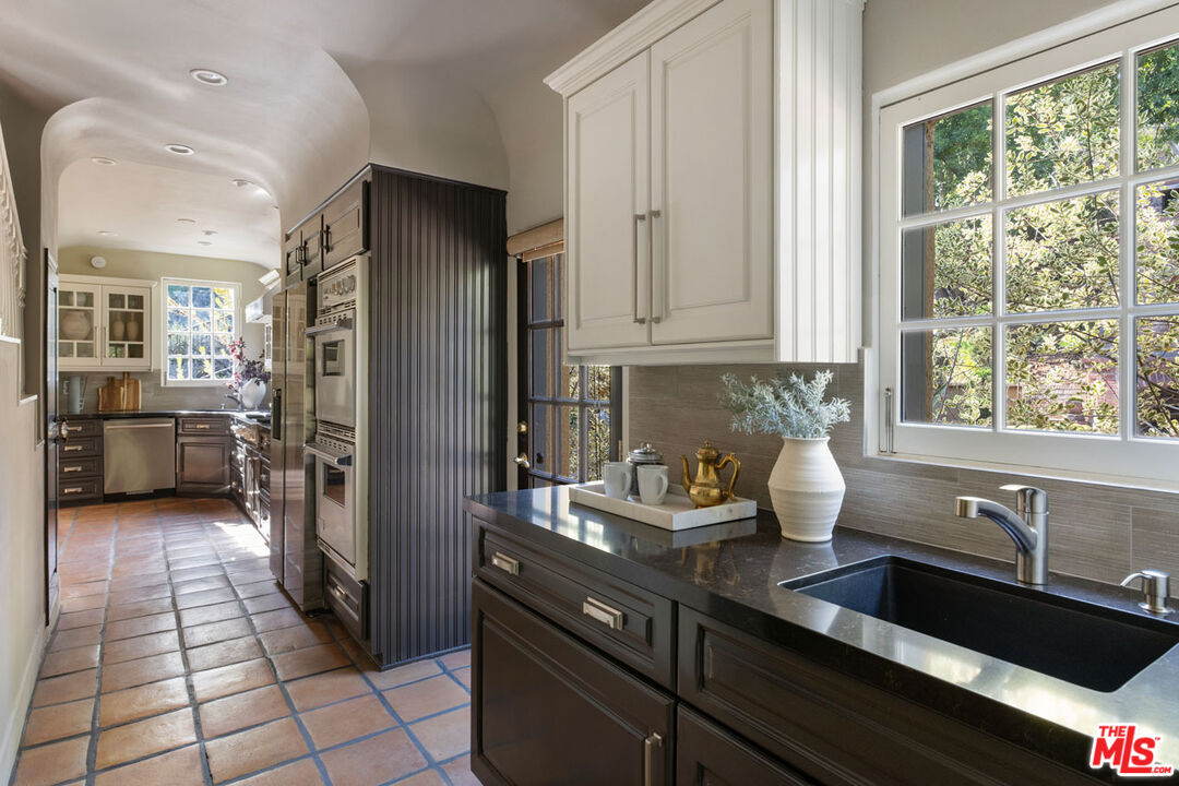 Los Angeles, California, 90065, United States, 5 Bedrooms Bedrooms, ,5 BathroomsBathrooms,Residential,For Sale,1987720