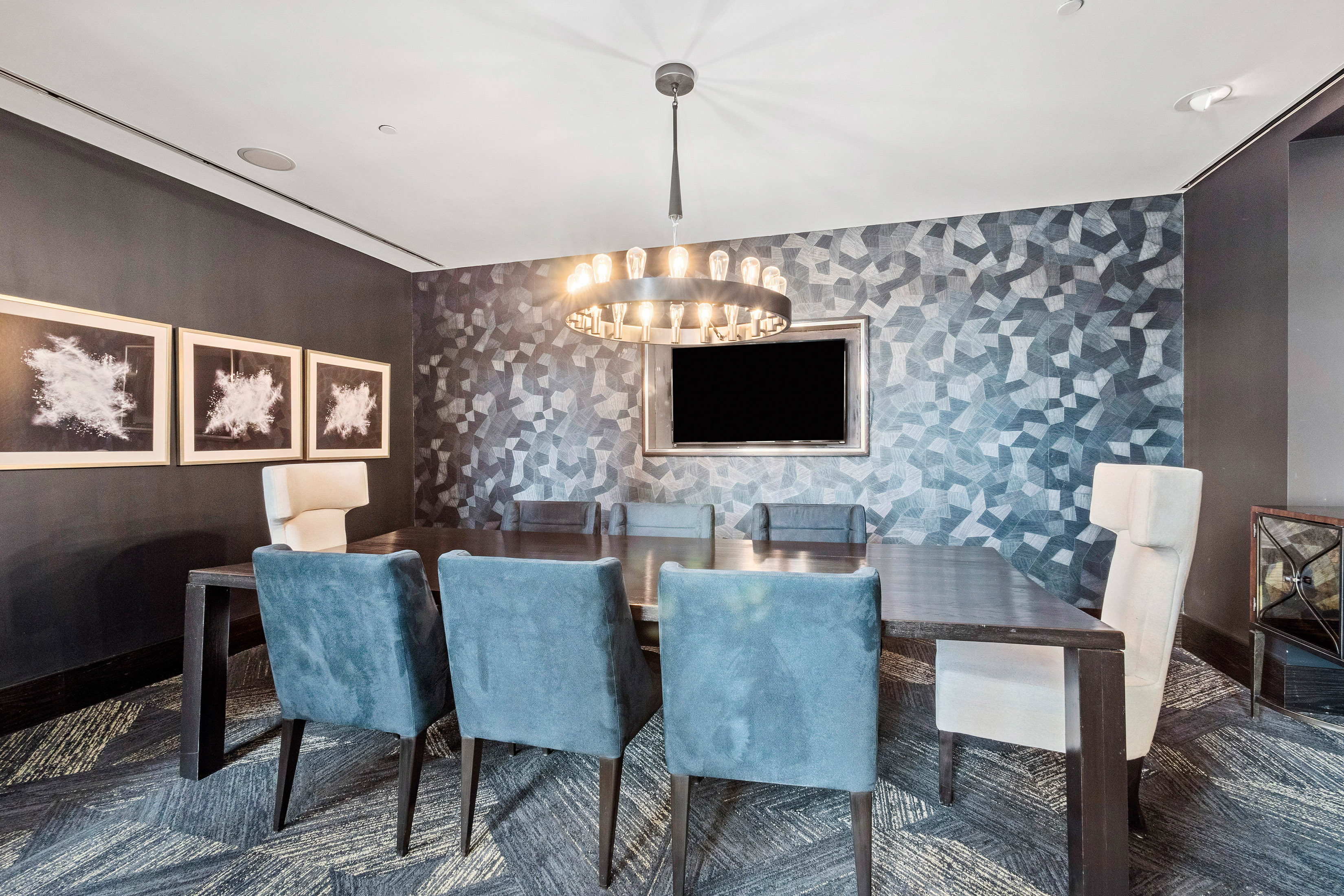  Luxurious Upgraded Three Bedroom Condo with Resort-style Amenities - 物件實景