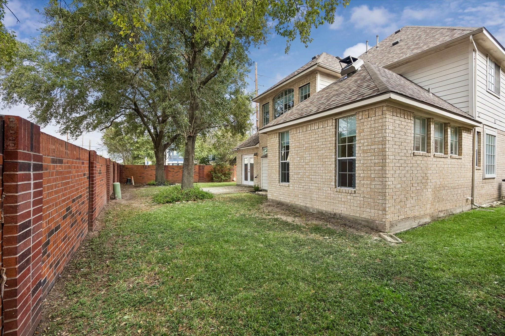  1502 Lakeside Enclave Drive - 物件實景