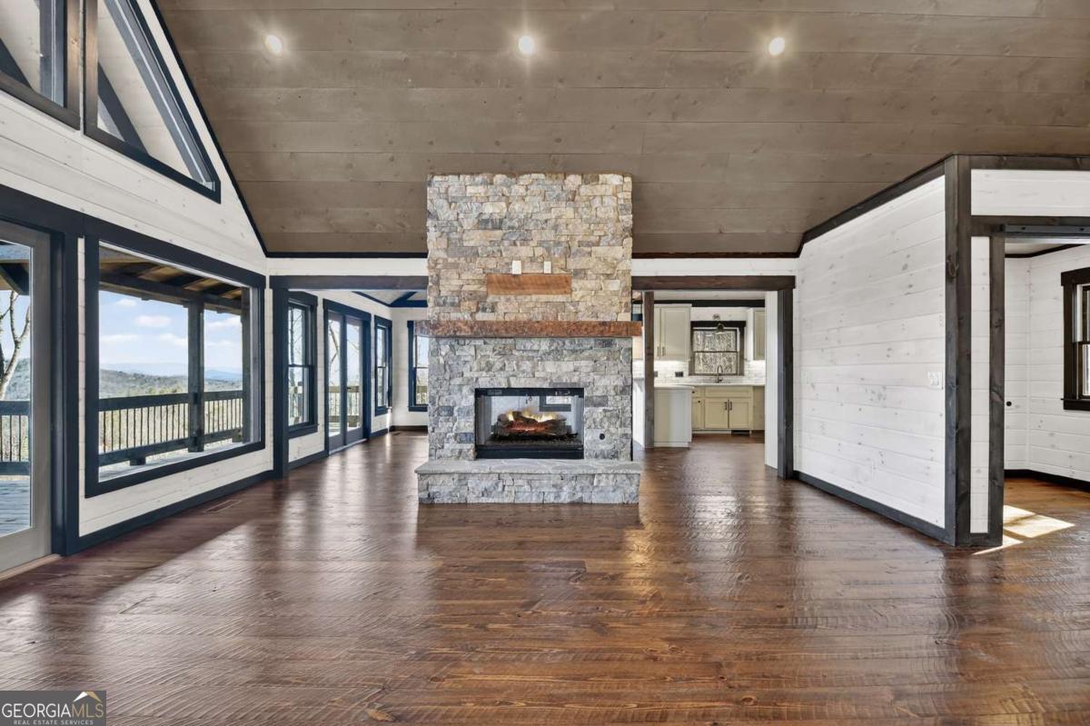 Mineral Bluff, Georgia, 30559, United States, 4 Bedrooms Bedrooms, ,4 BathroomsBathrooms,Residential,For Sale,2011407