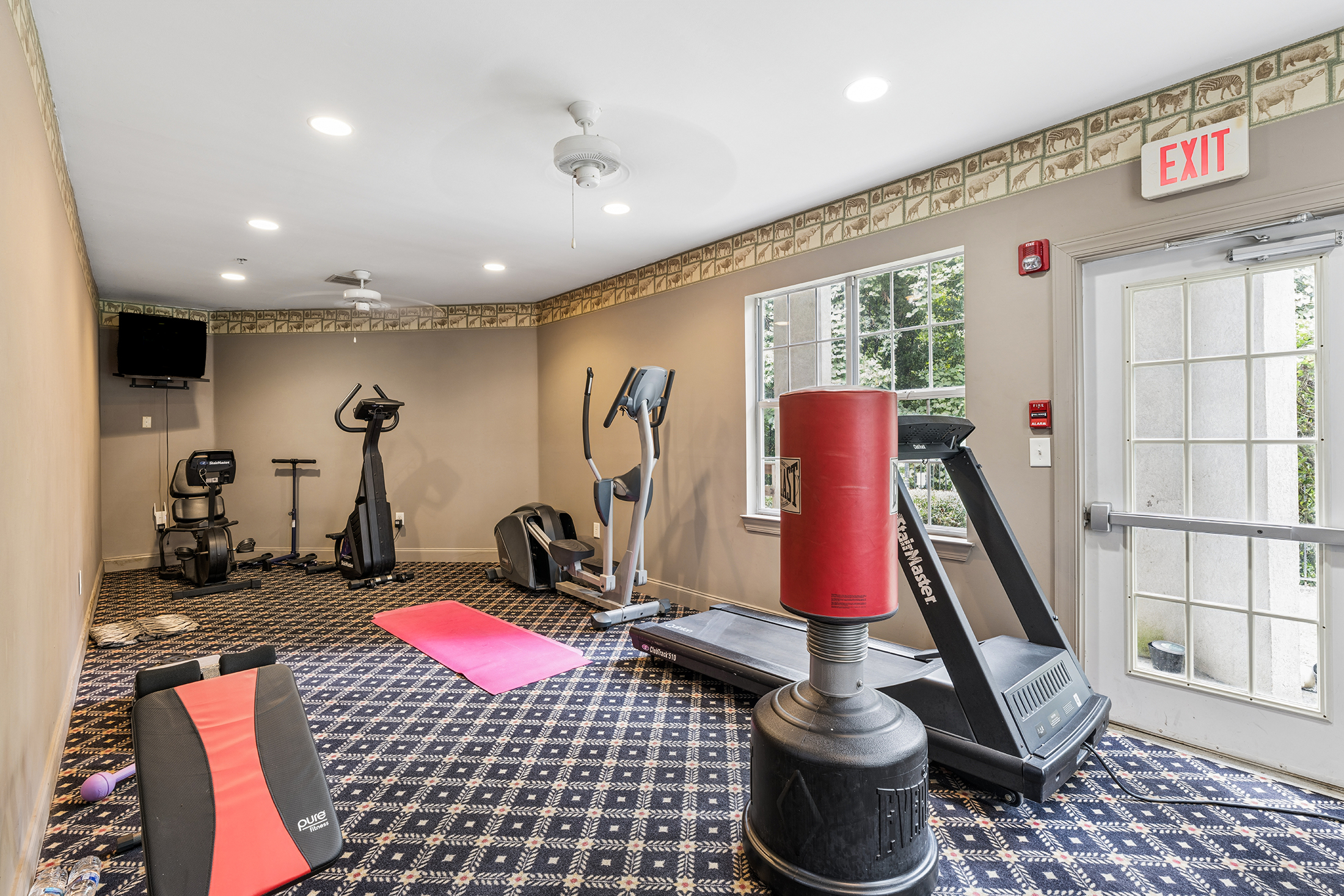  Comfort and Convenience in Gated Brighton Court - 物件實景