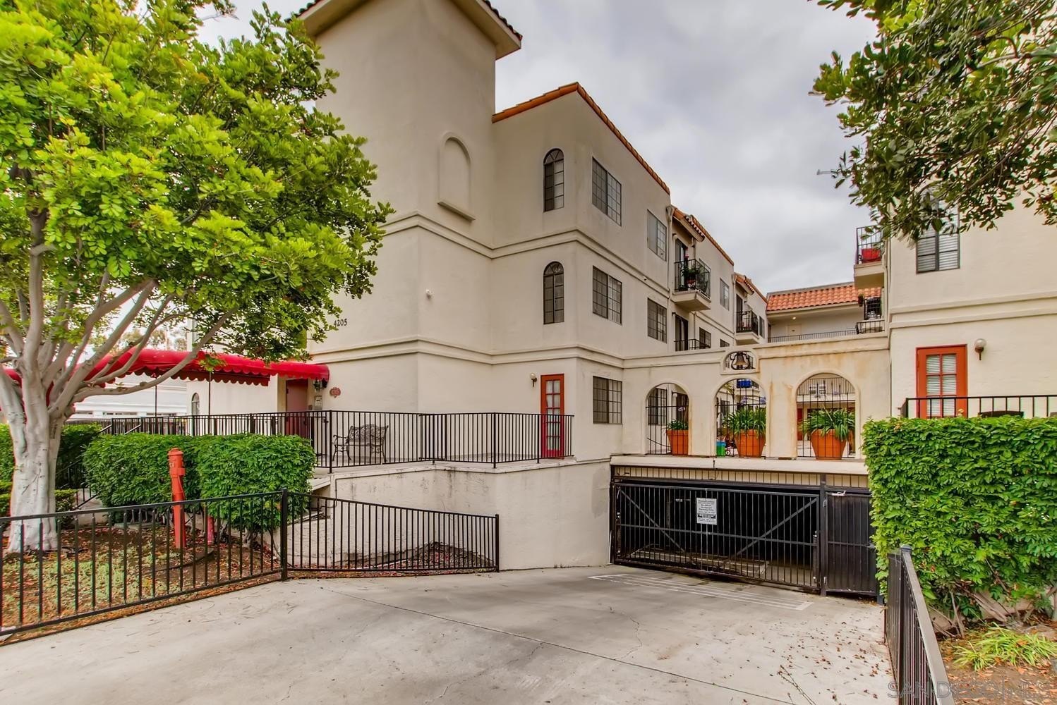 San Diego, California, 92104, United States, 2 Bedrooms Bedrooms, ,2 BathroomsBathrooms,Residential,For Sale,1794414