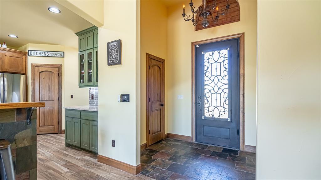 Azle, Texas, 76020, United States, 5 Bedrooms Bedrooms, ,4 BathroomsBathrooms,Residential,For Sale,1978324