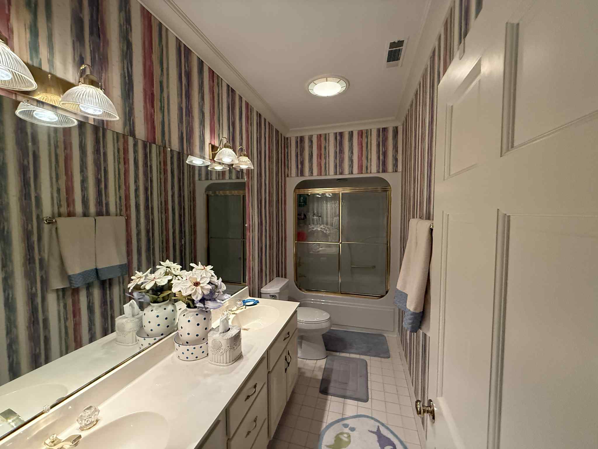 Marion, Illinois, 62959, United States, 4 Bedrooms Bedrooms, ,3 BathroomsBathrooms,Residential,For Sale,1848580