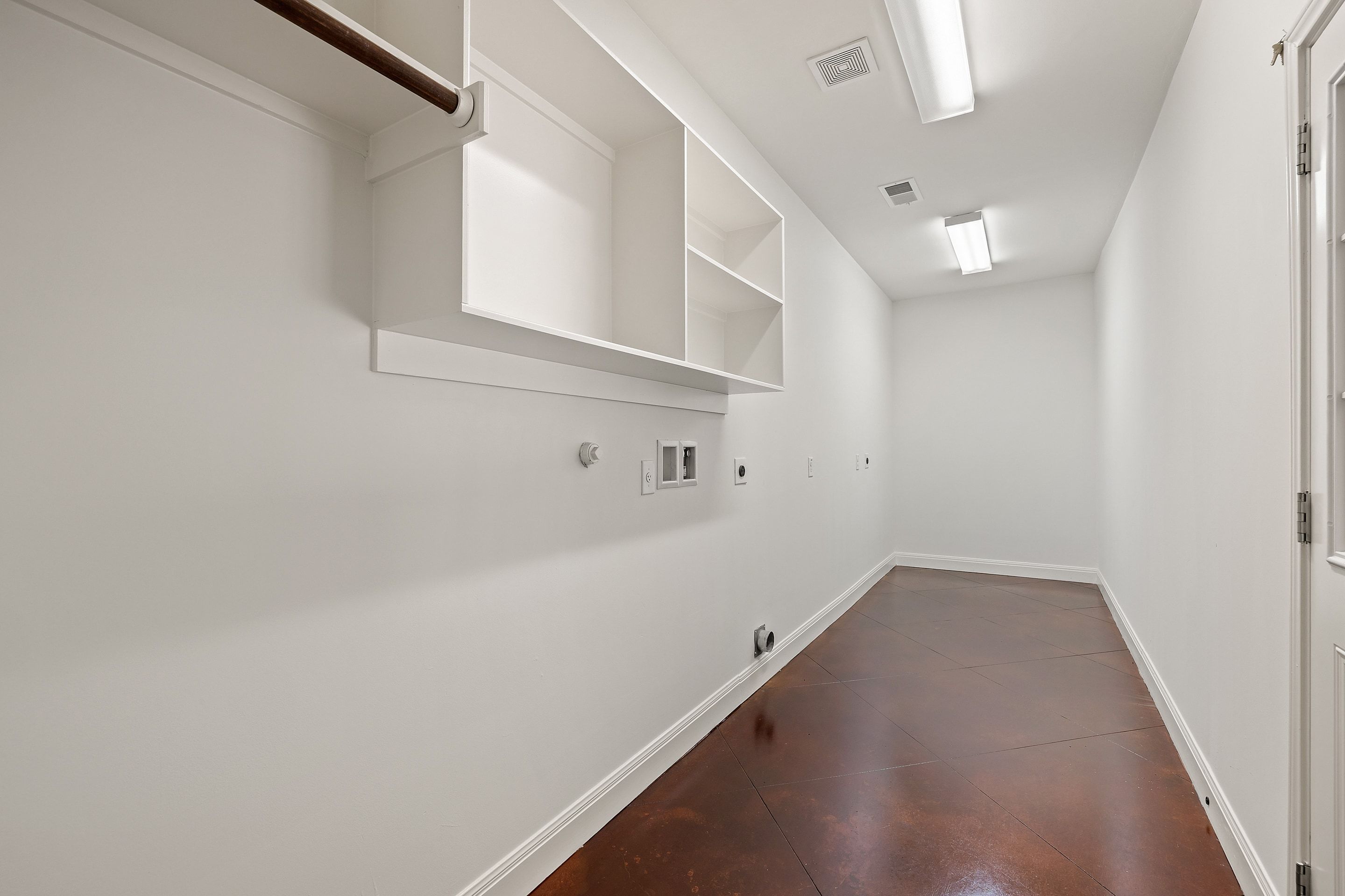  Beautiful Dripping Springs 1-Story on 2 Level Acres with Barn in Chama Trace - 物件實景