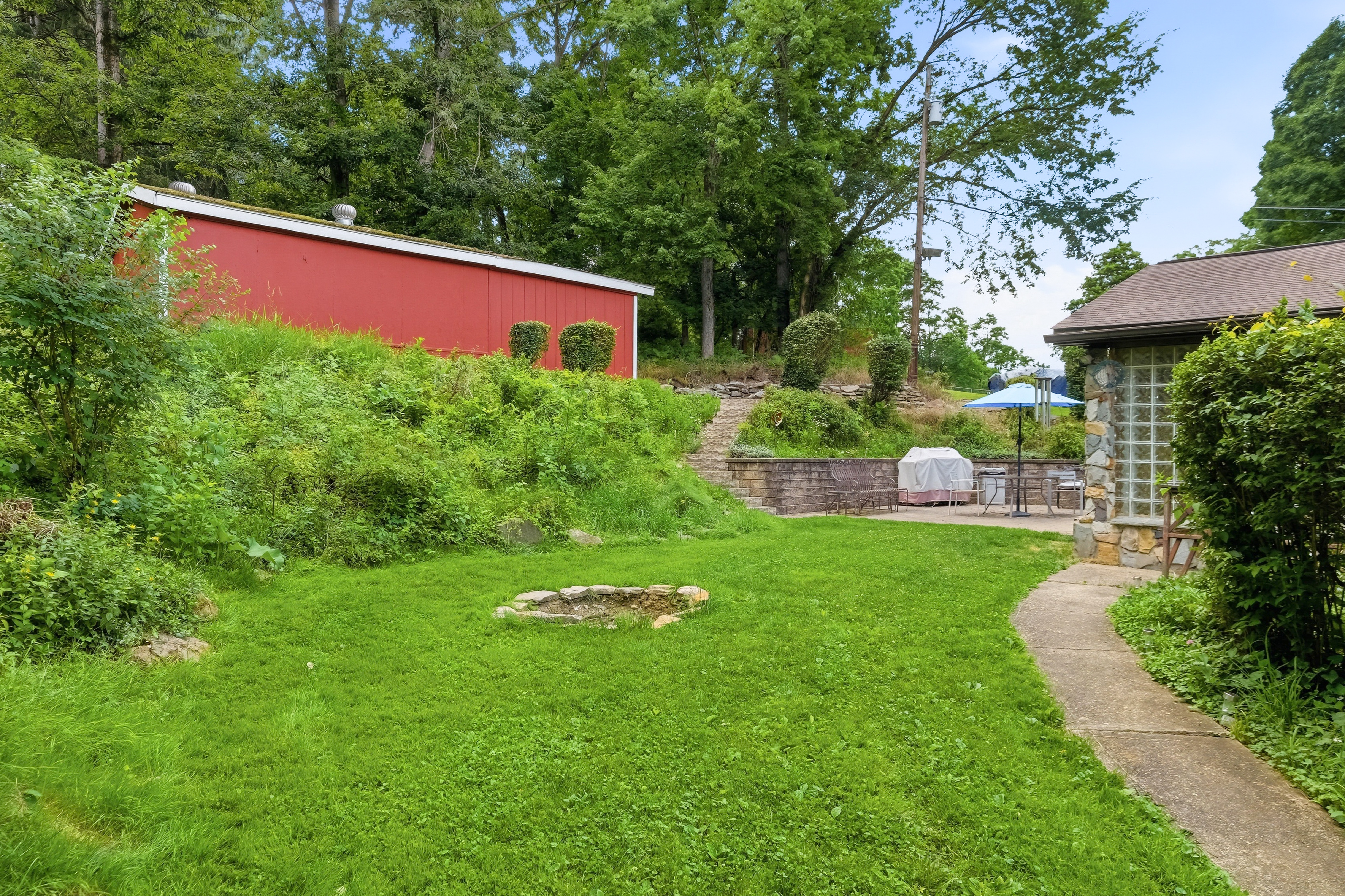  402 Glenrock Drive, Bethel Park, PA 15102 - 物件實景