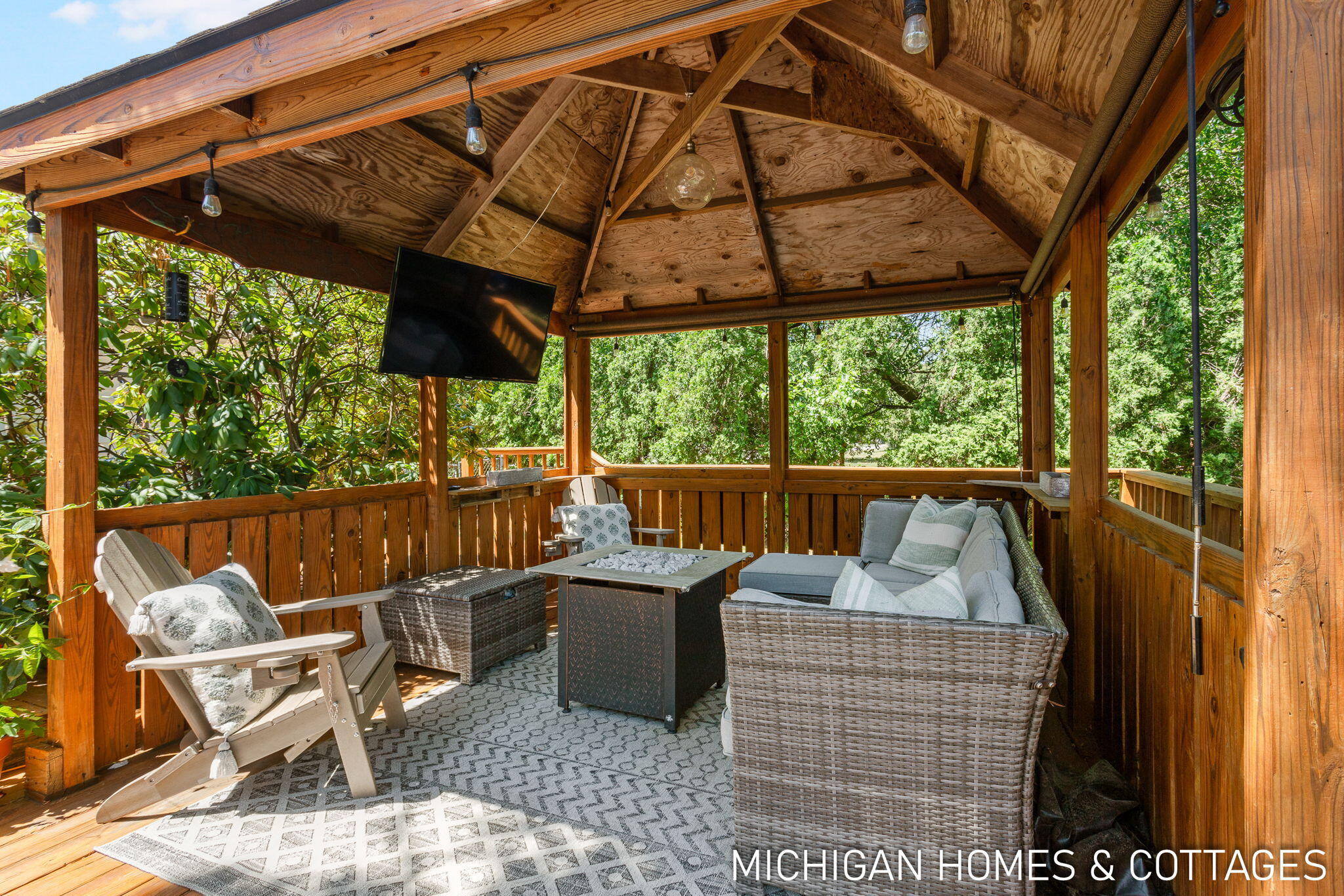 Jenison, Michigan, 49428, United States, 4 Bedrooms Bedrooms, ,3 BathroomsBathrooms,Residential,For Sale,1932274