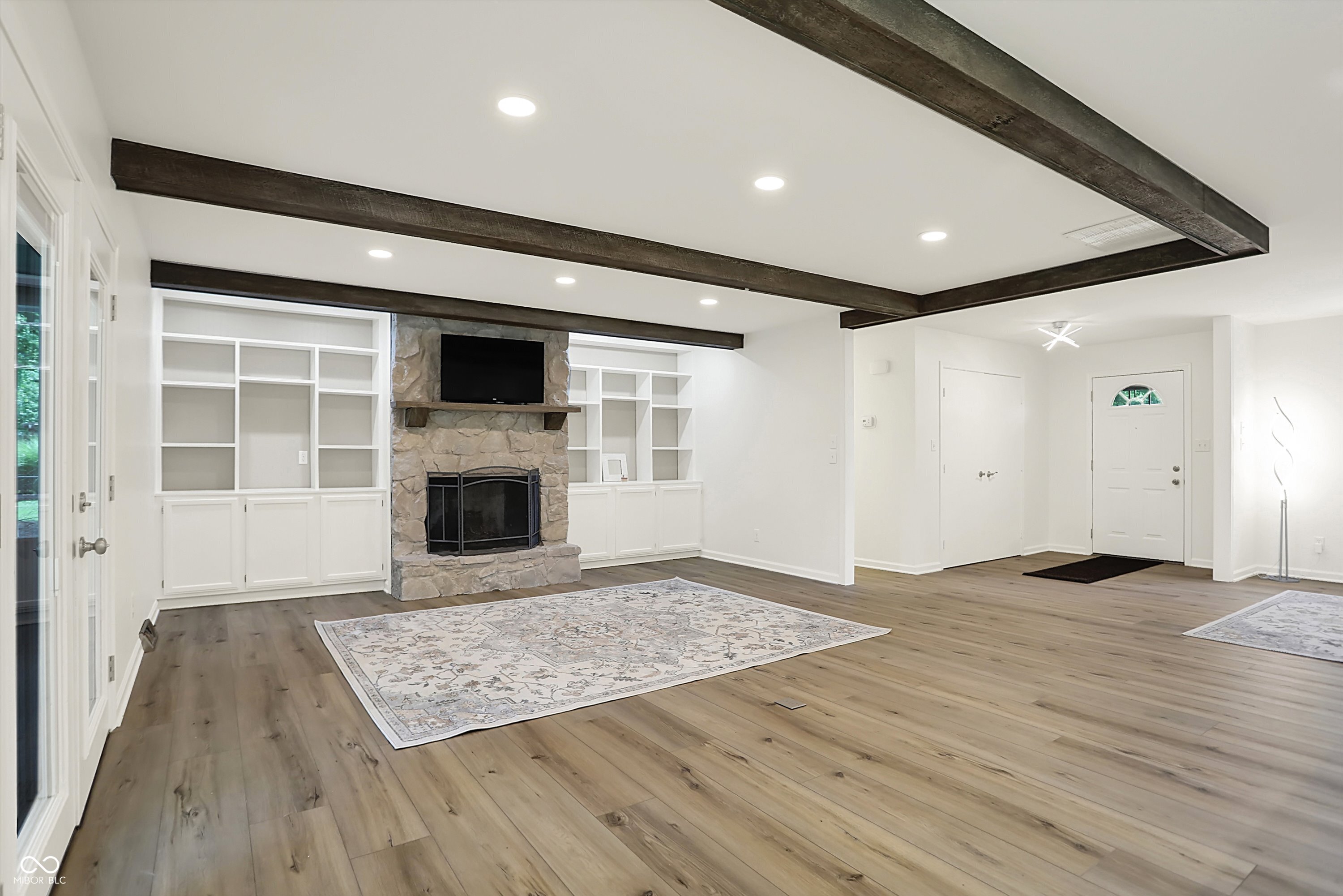 Zionsville, Indiana, 46077, United States, 3 Bedrooms Bedrooms, ,3 BathroomsBathrooms,Residential,For Sale,1975998