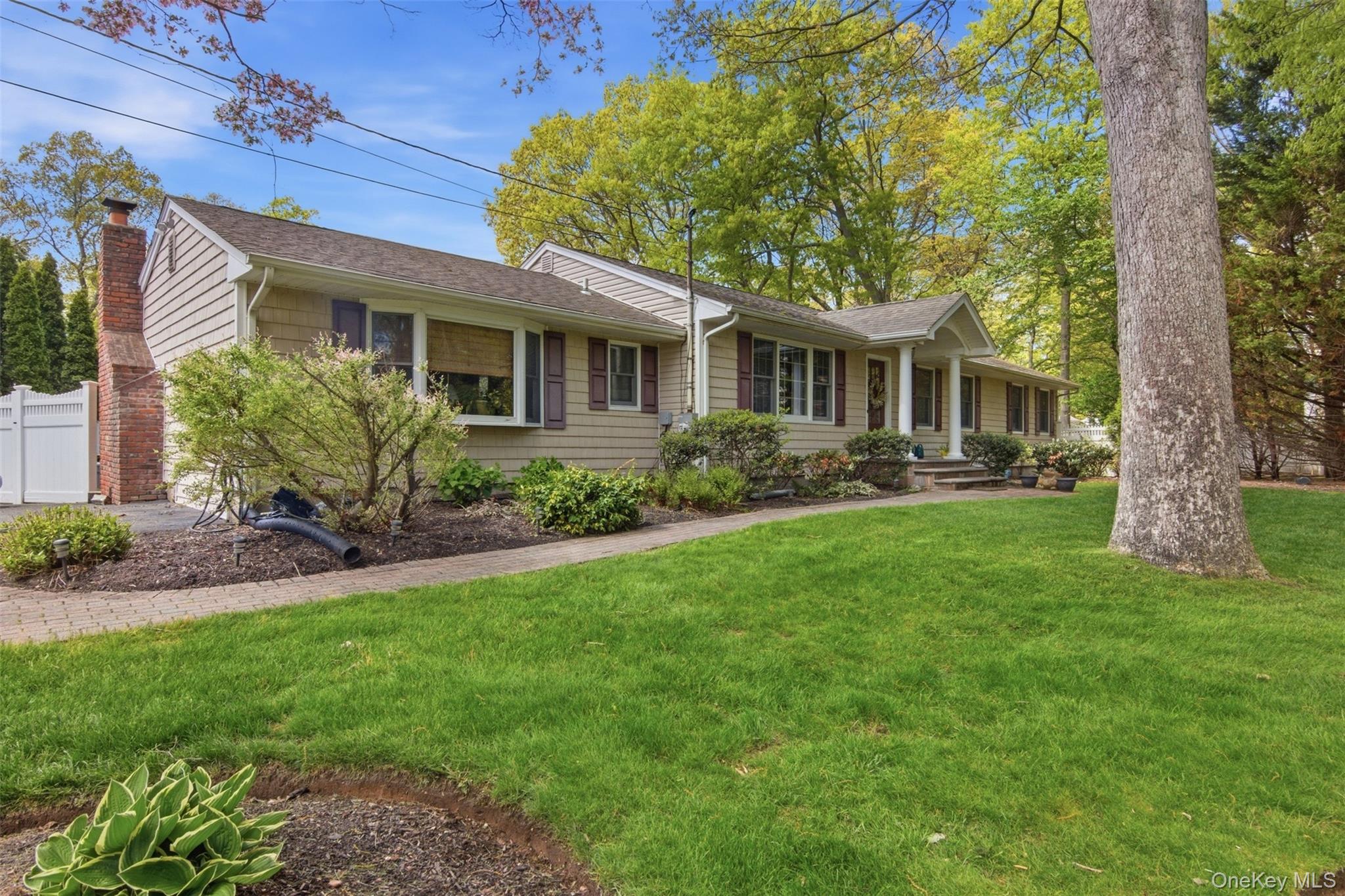  28 King Arthurs Court, Saint James, NY, 11780 - 物件實景