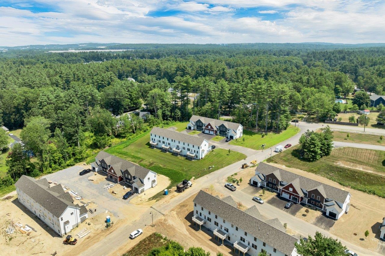 Litchfield, New Hampshire, 03052, United States, 3 Bedrooms Bedrooms, ,2 BathroomsBathrooms,Residential,For Sale,1860040