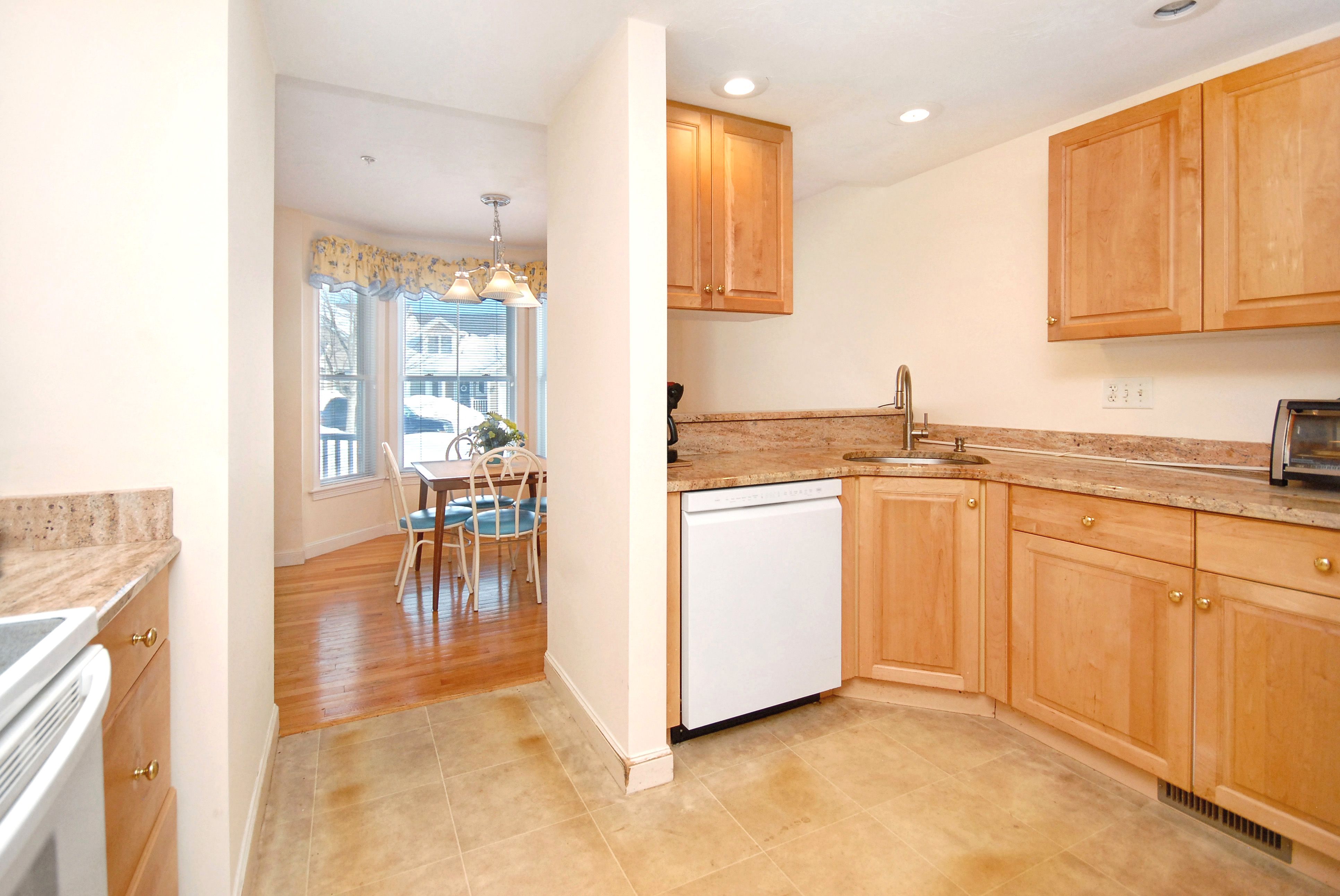  4 Autumn Drive, Unit B, Hudson, MA 01749 - 物件實景