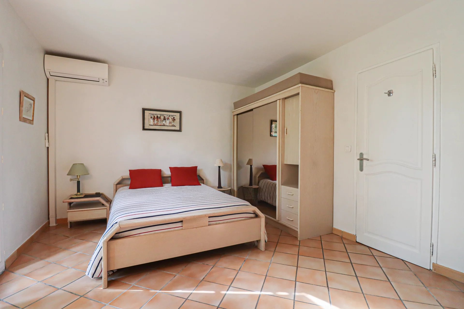 Saint-Raphaël, Provence-Alpes-Côte d’Azur, 83700, FR, 4 Bedrooms Bedrooms, ,Residential,For Sale,1994495