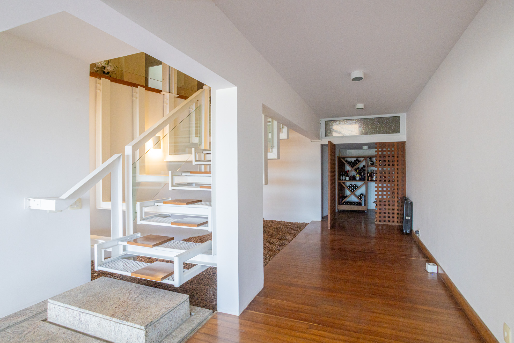  Modernist house with four suites and pool in Jardim Pernambuco - 物件實景