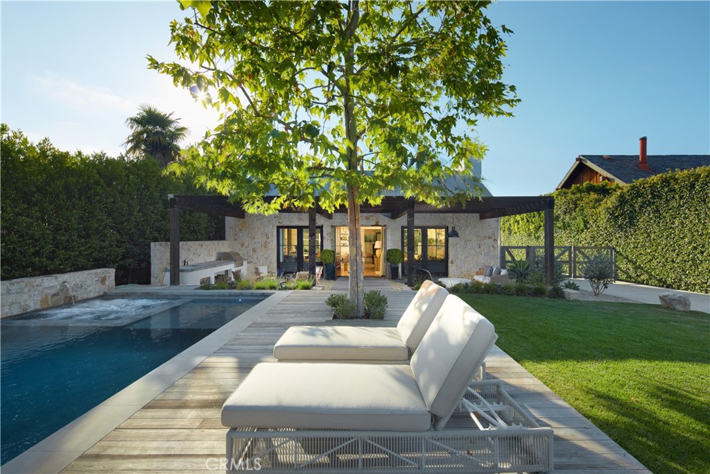 Newport Beach, California, 92660, United States, 4 Bedrooms Bedrooms, ,3 BathroomsBathrooms,Residential,For Sale,1927269