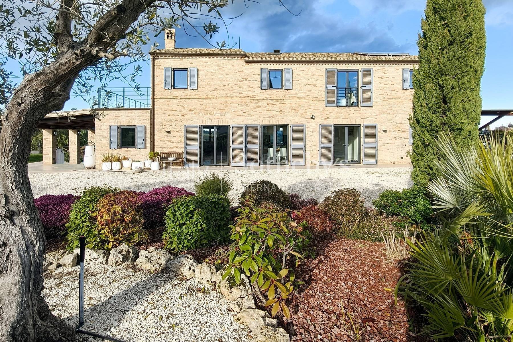  Charming restored farmhouse with contemporary interiors - 物件實景