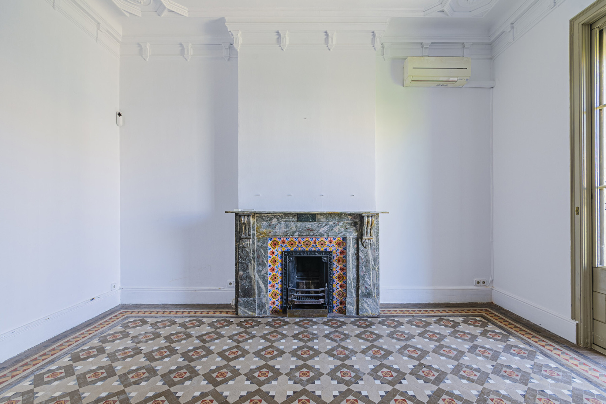  High floor with historical elements in Paseo de Gracia - 物件實景