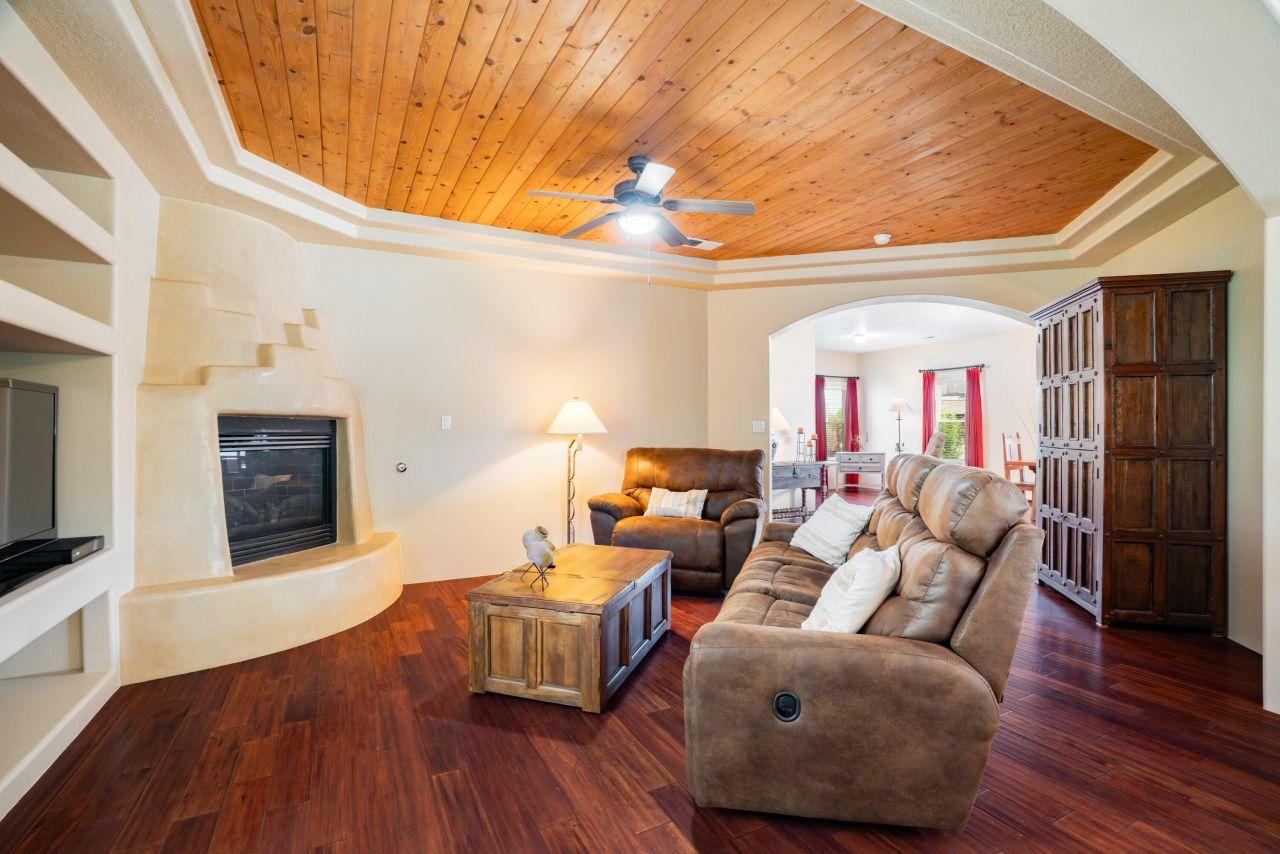 Albuquerque, New Mexico, 87114, United States, 5 Bedrooms Bedrooms, ,4 BathroomsBathrooms,Residential,For Sale,1890374