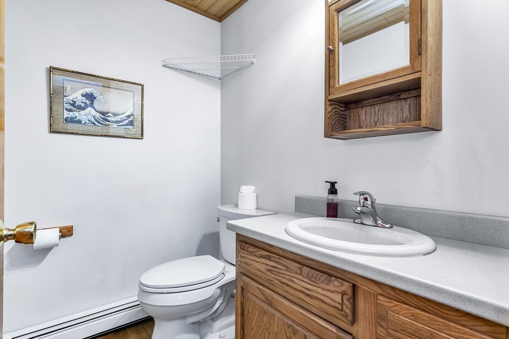 Dracut, Massachusetts, 01826, United States, 3 Bedrooms Bedrooms, ,2 BathroomsBathrooms,Residential,For Sale,1982385