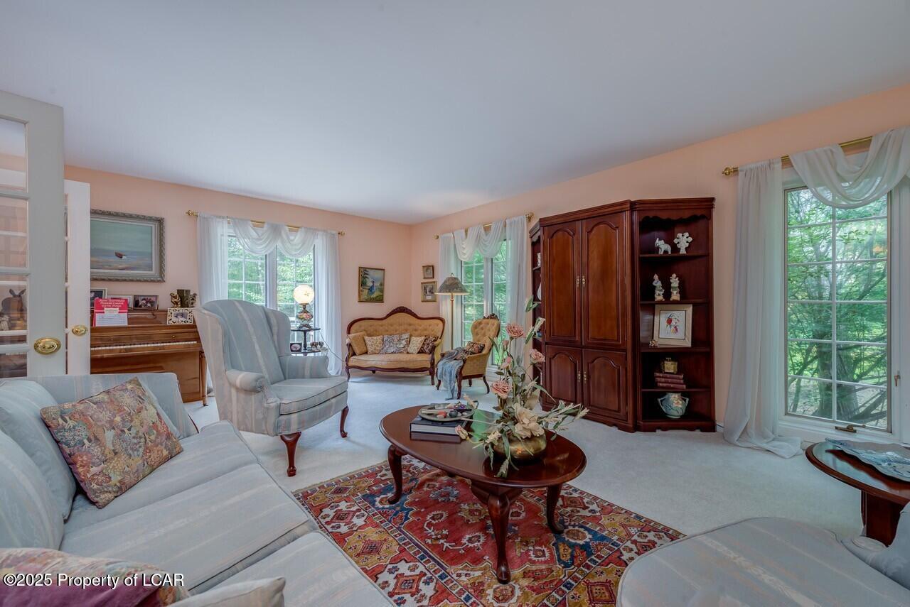 Dallas, Pennsylvania, 18612, United States, 5 Bedrooms Bedrooms, ,3 BathroomsBathrooms,Residential,For Sale,2006135