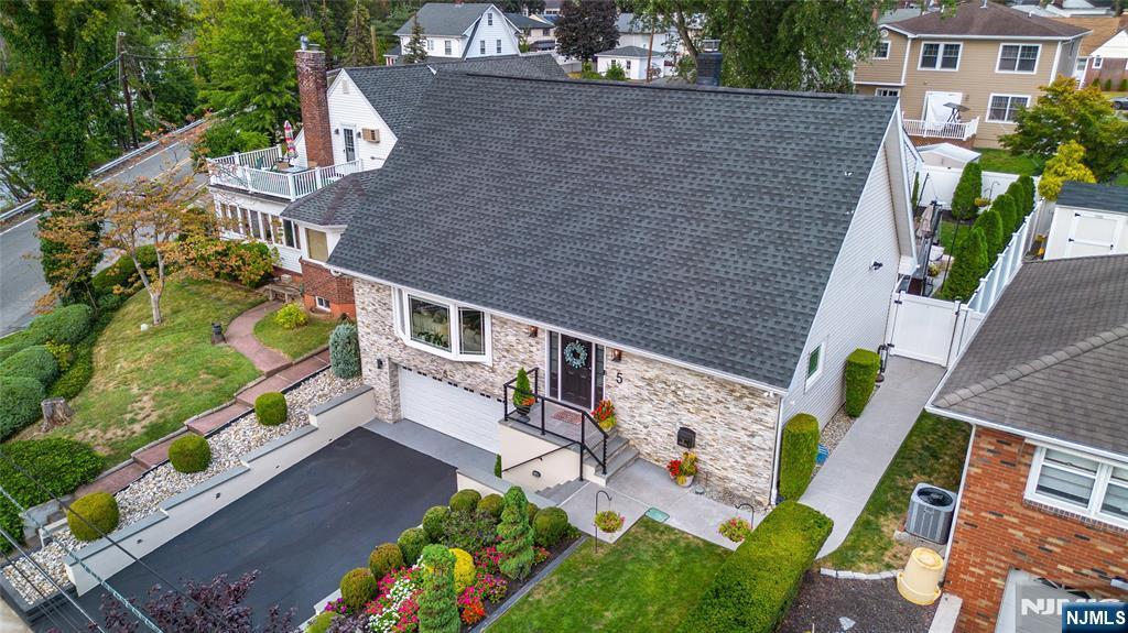 Elmwood Park, New Jersey, 07407, United States, 3 Bedrooms Bedrooms, ,3 BathroomsBathrooms,Residential,For Sale,1941820